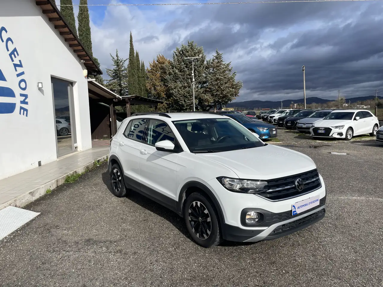 Volkswagen T-Cross usata in vendita