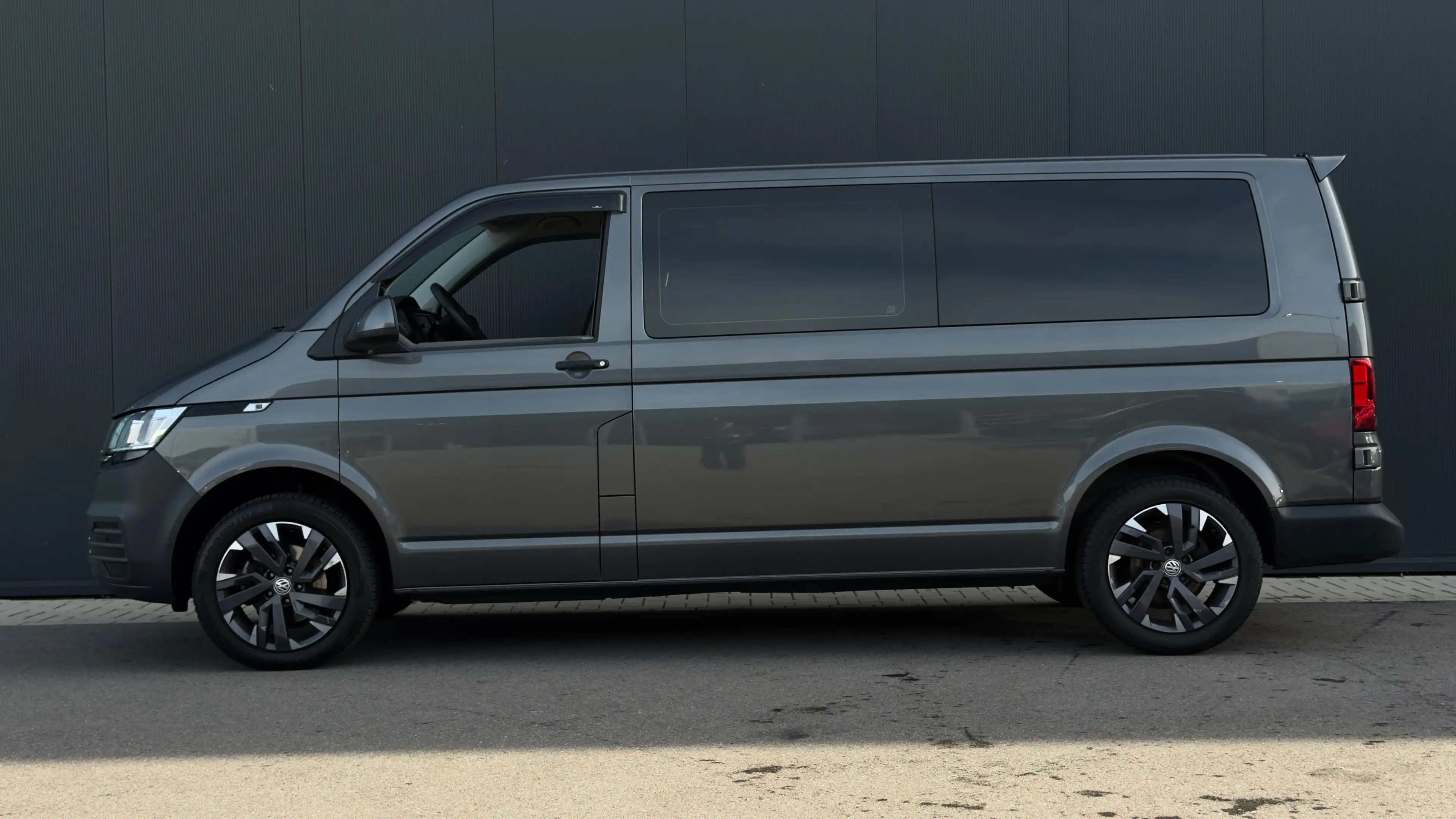 Volkswagen Transporter 2.0 TDI L2H1 30 DC | Carplay | Cruise Control | Me — photo 4