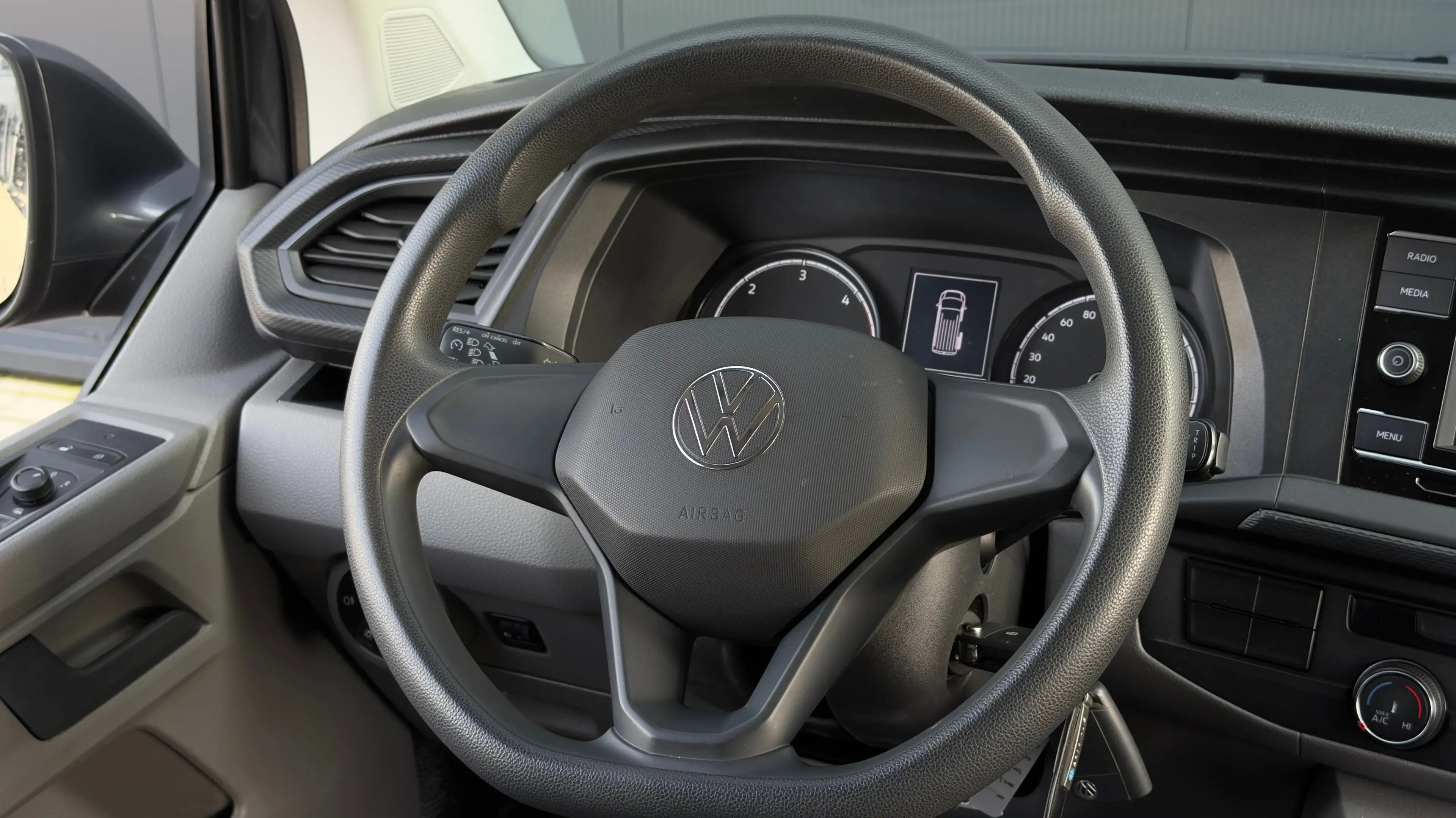 Volkswagen Transporter 2.0 TDI L2H1 30 DC | Carplay | Cruise Control | Me — photo 6