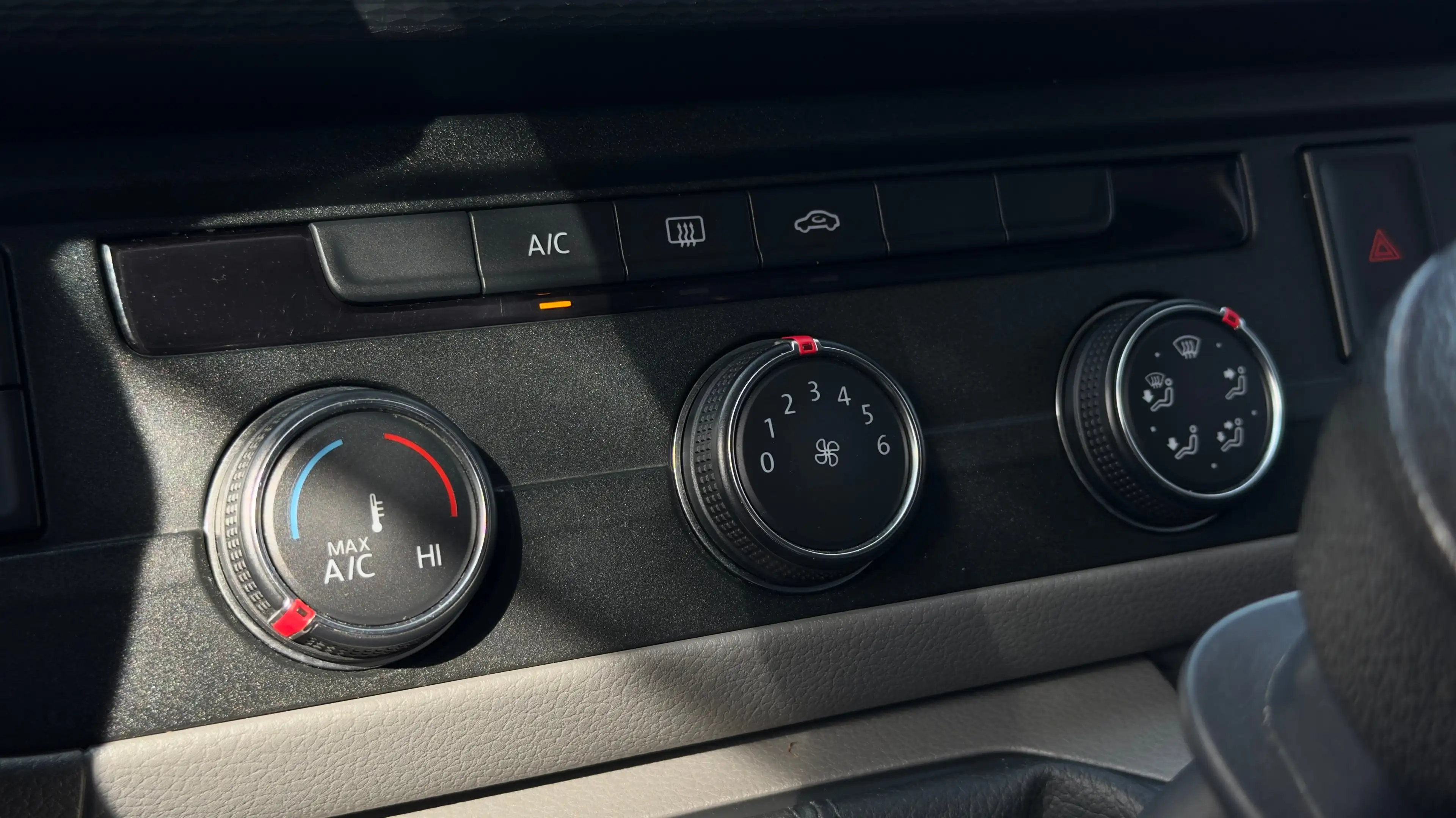 Volkswagen Transporter 2.0 TDI L2H1 30 DC | Carplay | Cruise Control | Me — photo 12