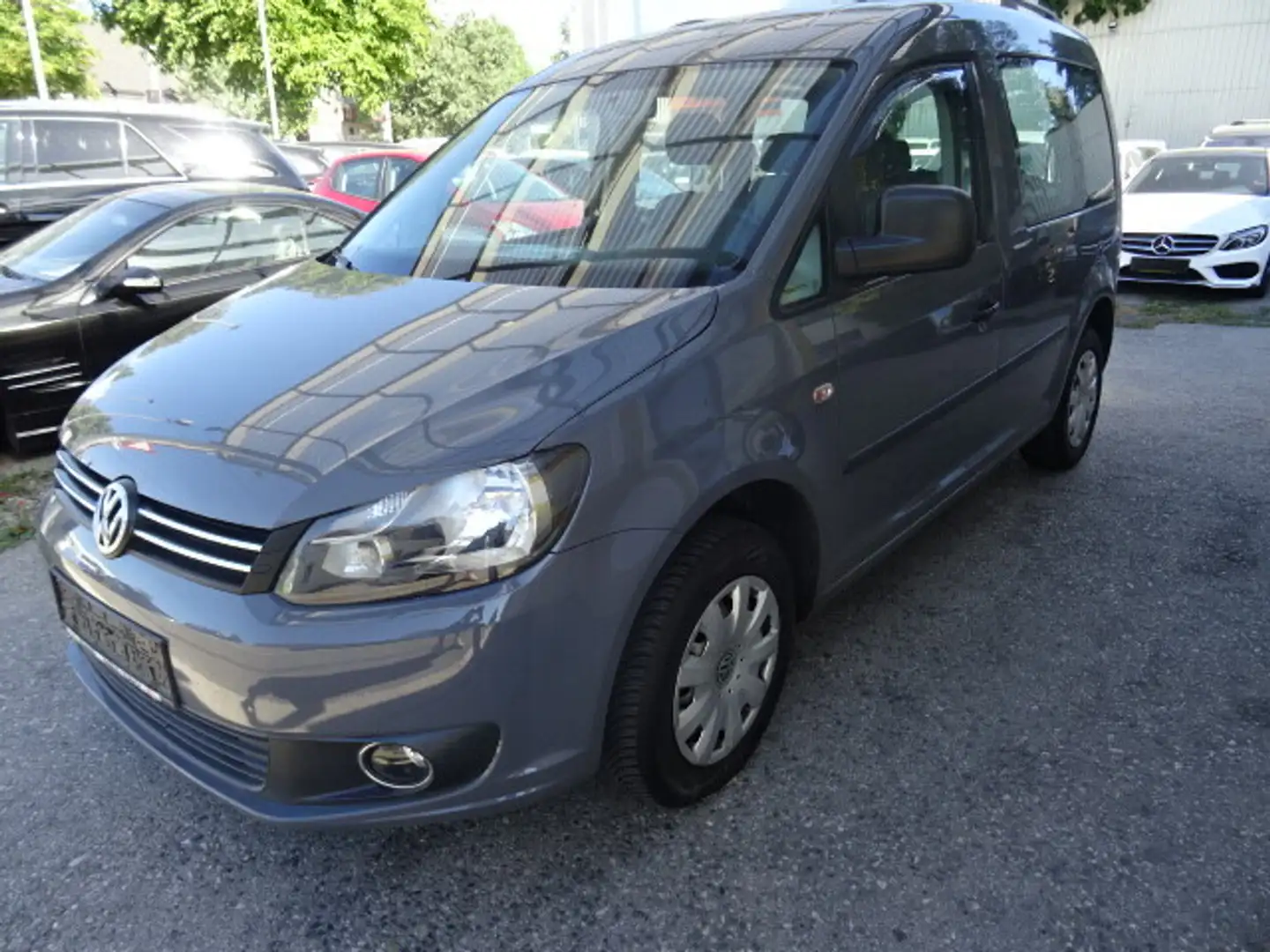Volkswagen Caddy Kombi 1,6 TDI DPF Grau - 1