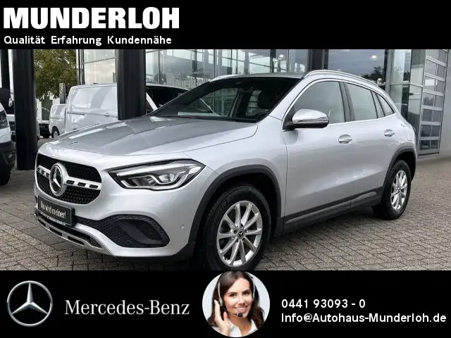 Mercedes-Benz GLA 200 Progressive AHK Spiegel Paket