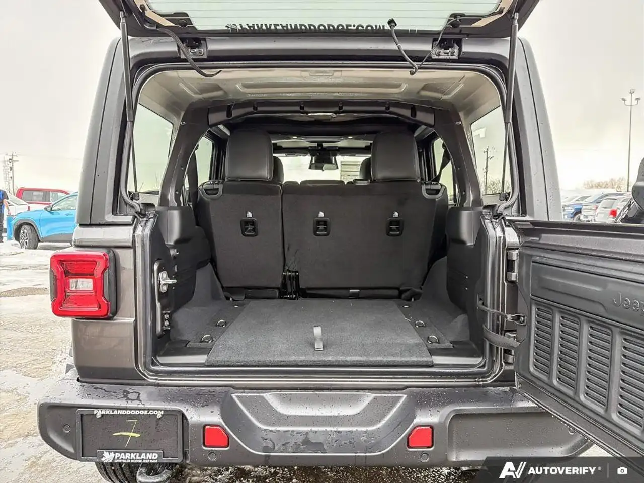 Jeep Wrangler снимка Jeep Wrangler