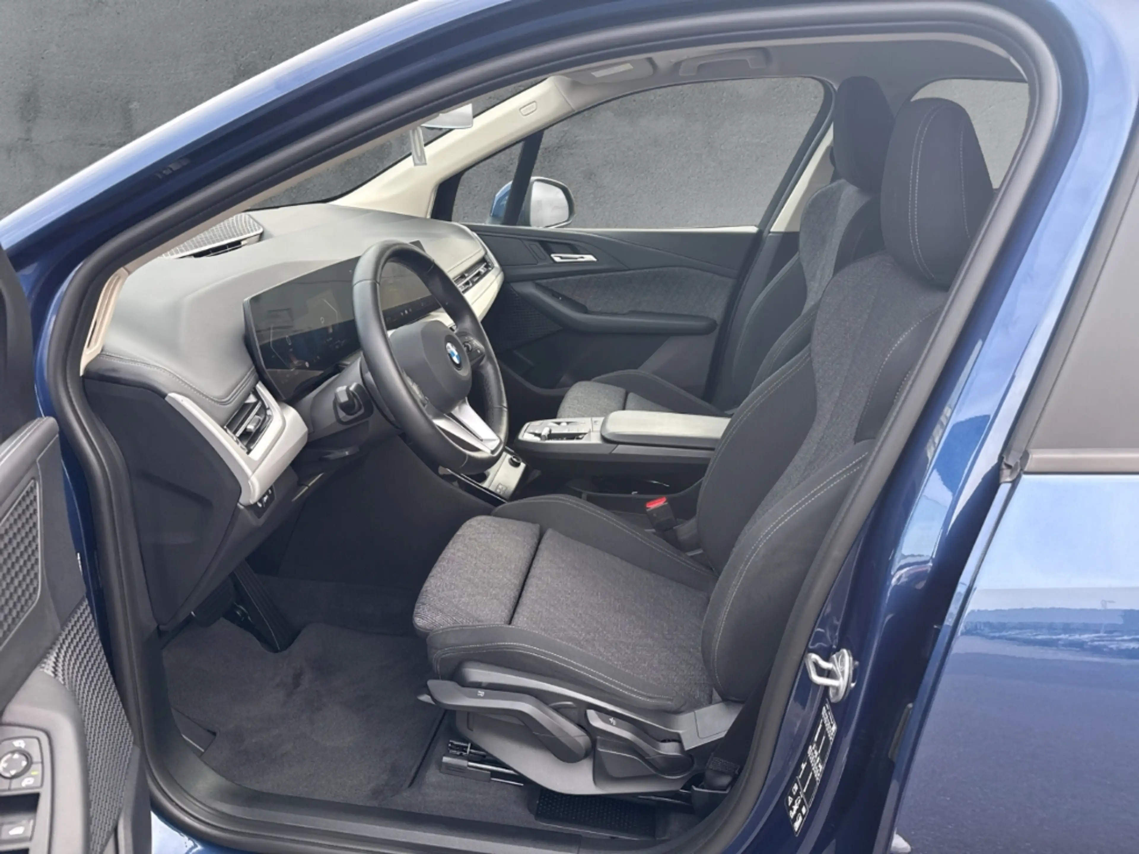BMW 223 Active Tourer xDRIVE 17''NAVI LED AHK SPORTSITZE A — photo 8