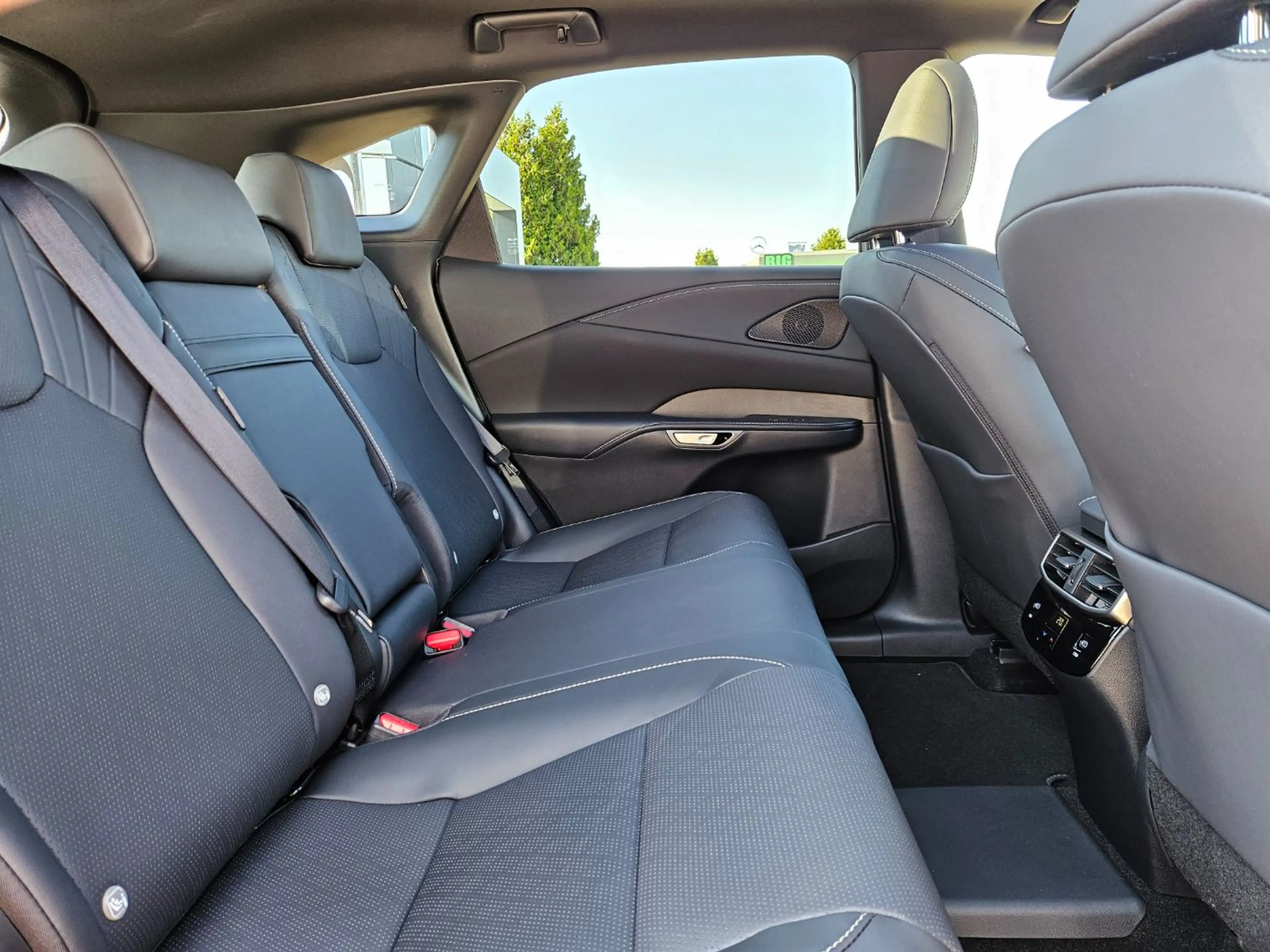 Lexus RX 450h + E-Four F-Sport Design ACC+LED+Navi — photo 15