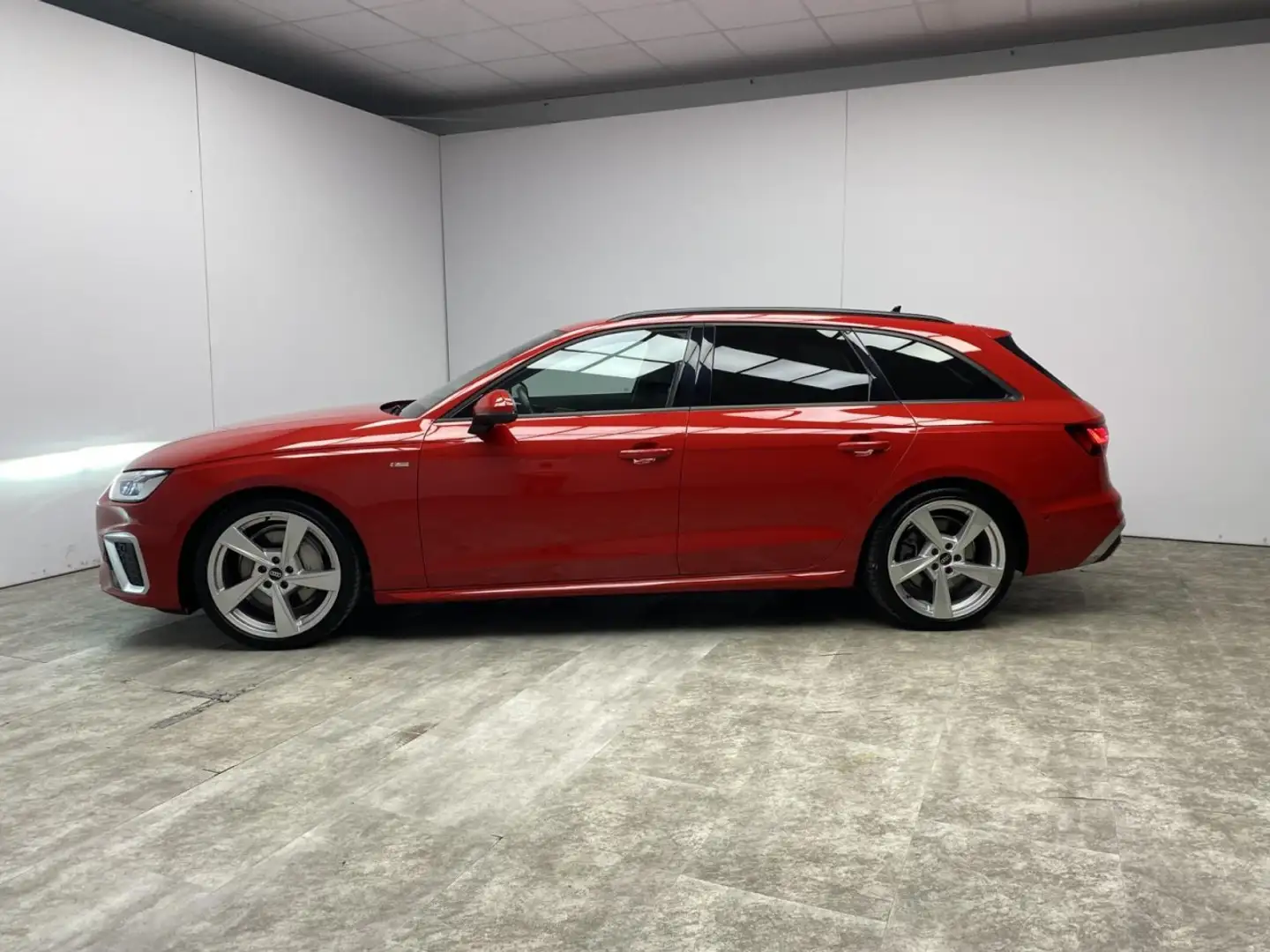 Audi A4 Avant 45 TFSI quattro S line Klima Navi Rot - 2