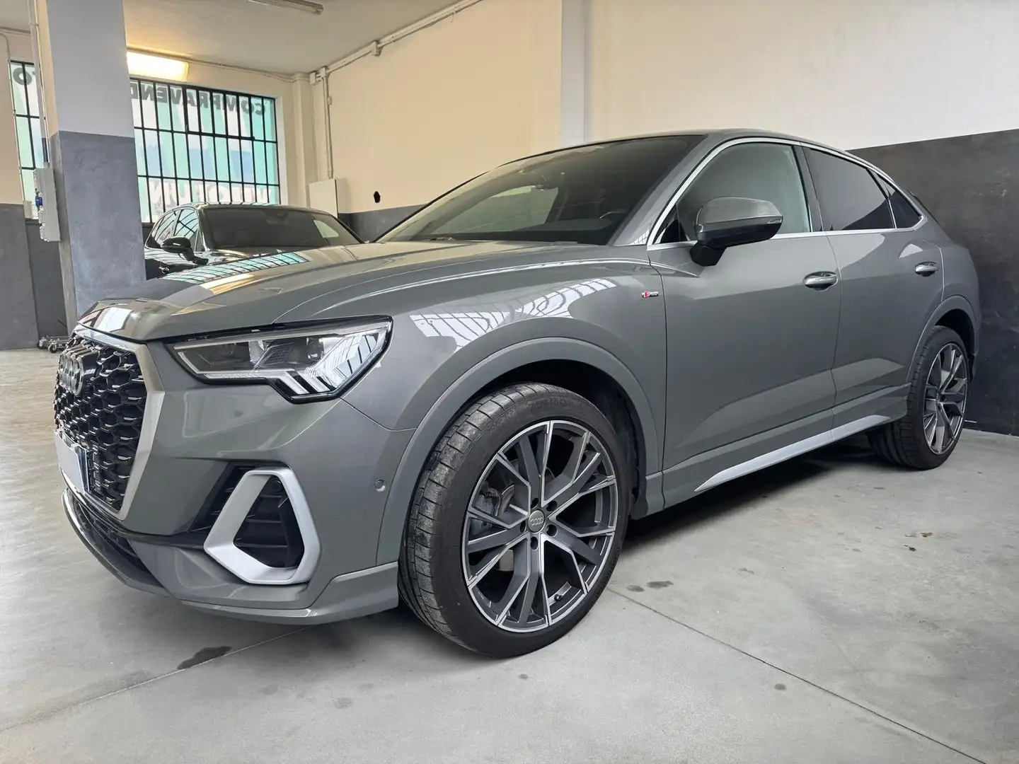 Audi Q3 Q3 Sportback 35 2.0 tdi S line edition s-tronic Gris - 1