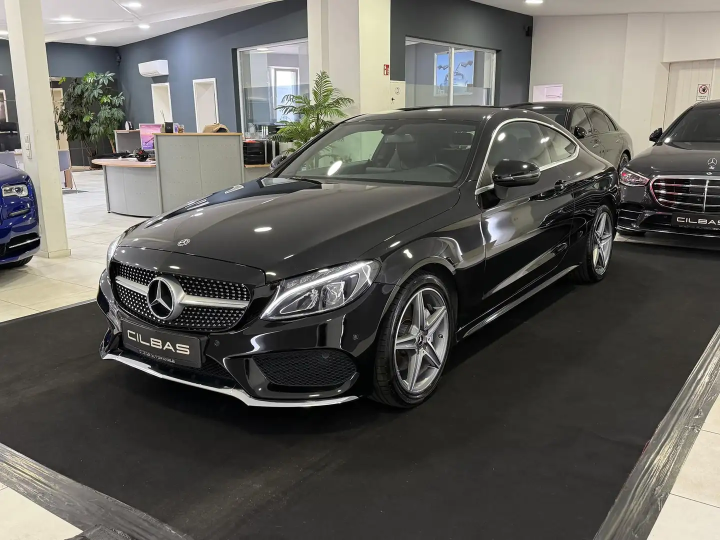 Mercedes-Benz C 180 Coupe AMG-LINE *NAVI*LED*DIAMANTGRILL* Negro - 1