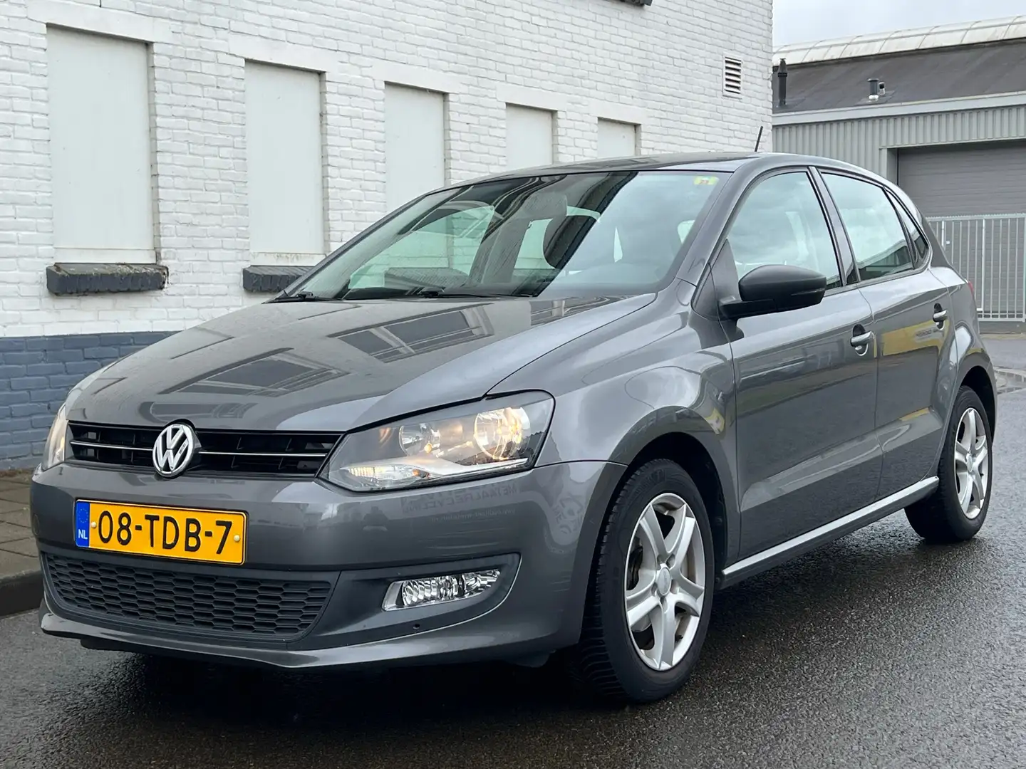 Volkswagen Polo 1.2 TSI Comfortline|Automaat|Trekhaak|PDC|Climate| Grijs - 2