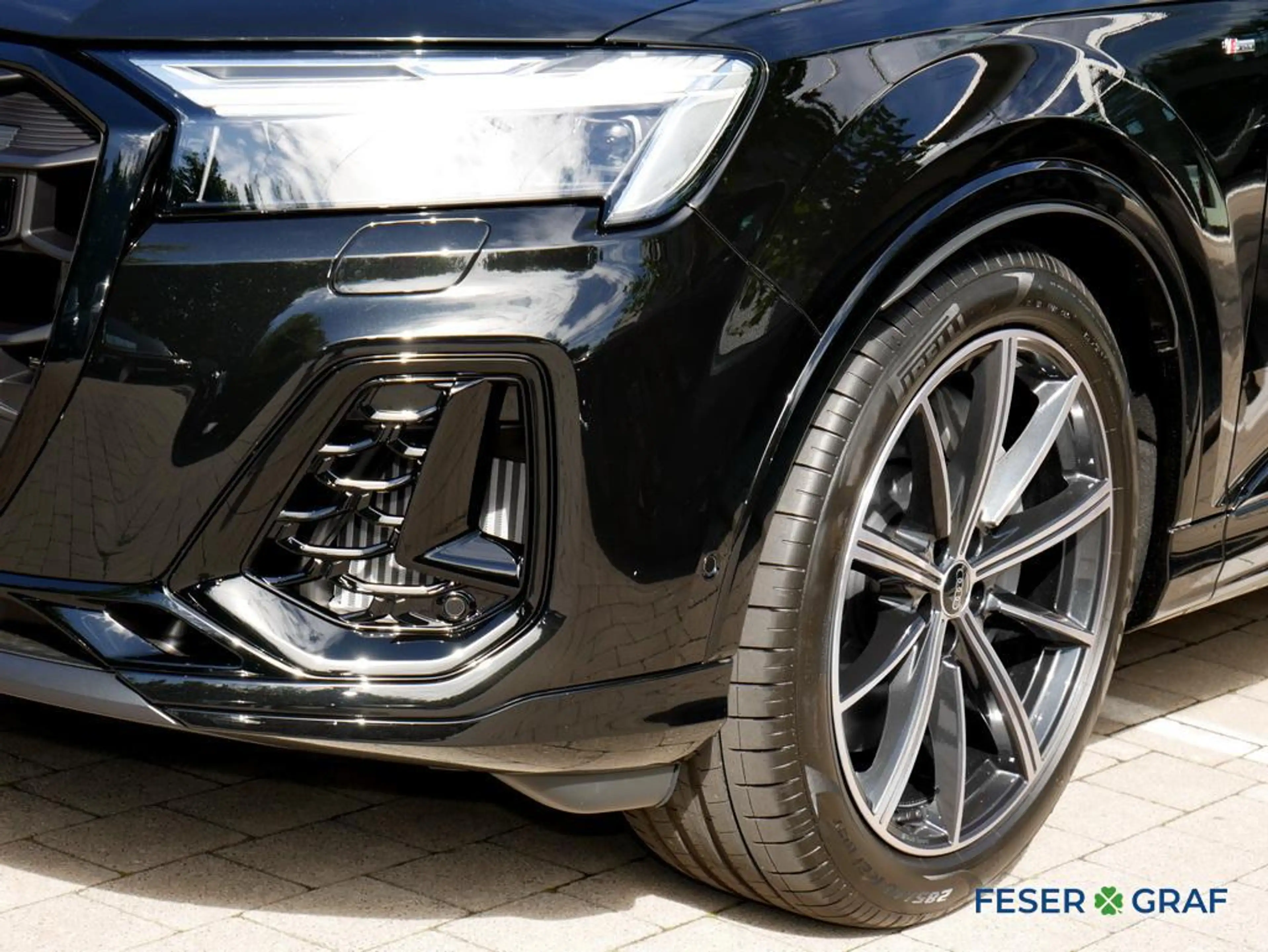 Audi Q7 TFSIe S line business qu AHK Matrix Pano 360° — photo 4