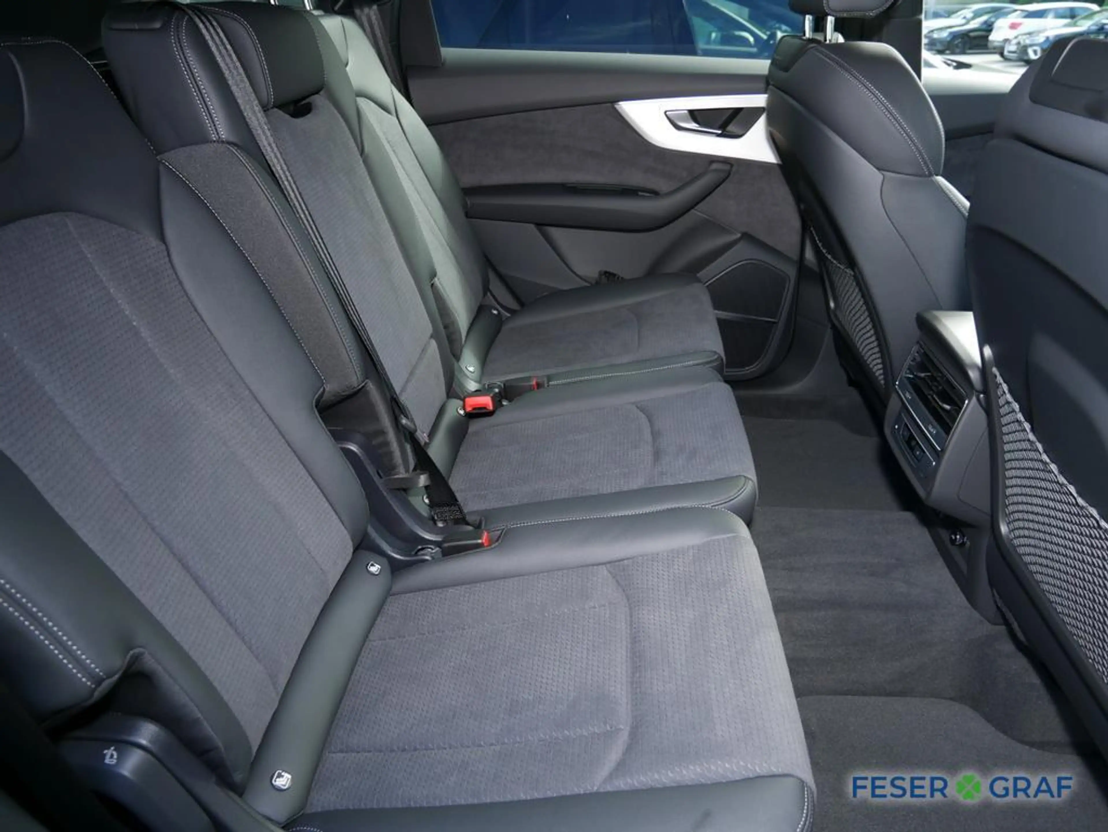 Audi Q7 TFSIe S line business qu AHK Matrix Pano 360° — photo 7