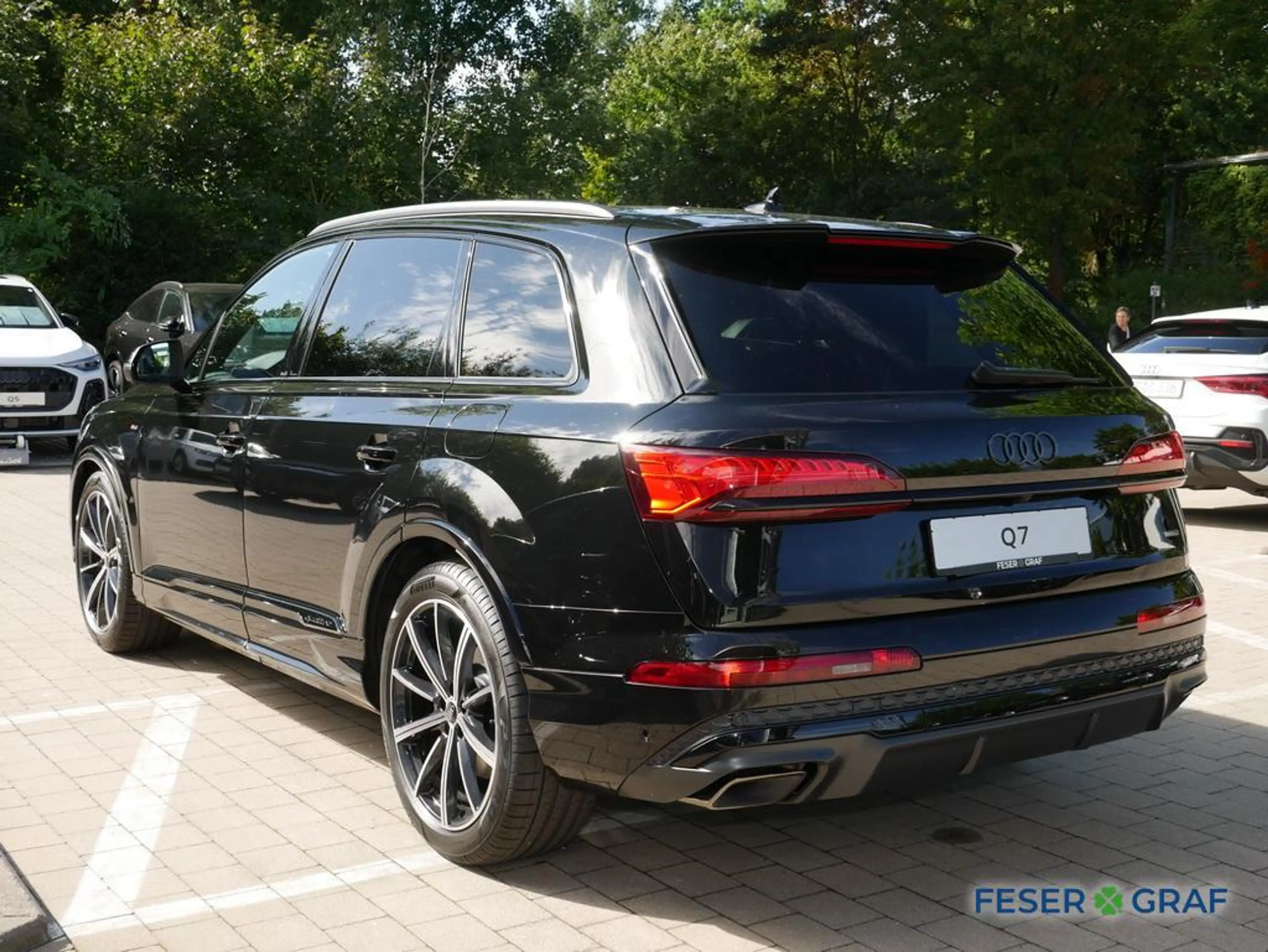 Audi Q7 TFSIe S line business qu AHK Matrix Pano 360° — photo 3