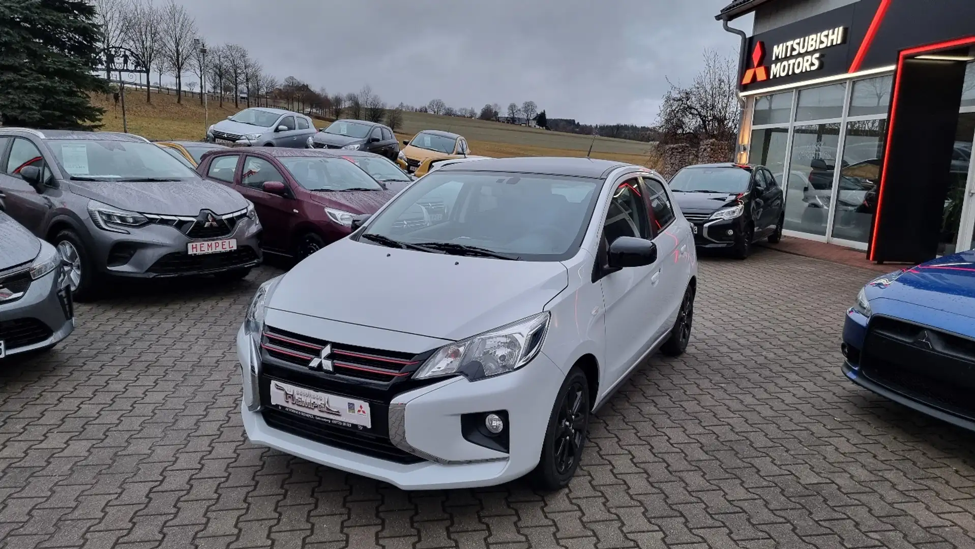 Mitsubishi Space Star Select+ Black1.2 MIVEC CT 5-Gang Bianco - 1