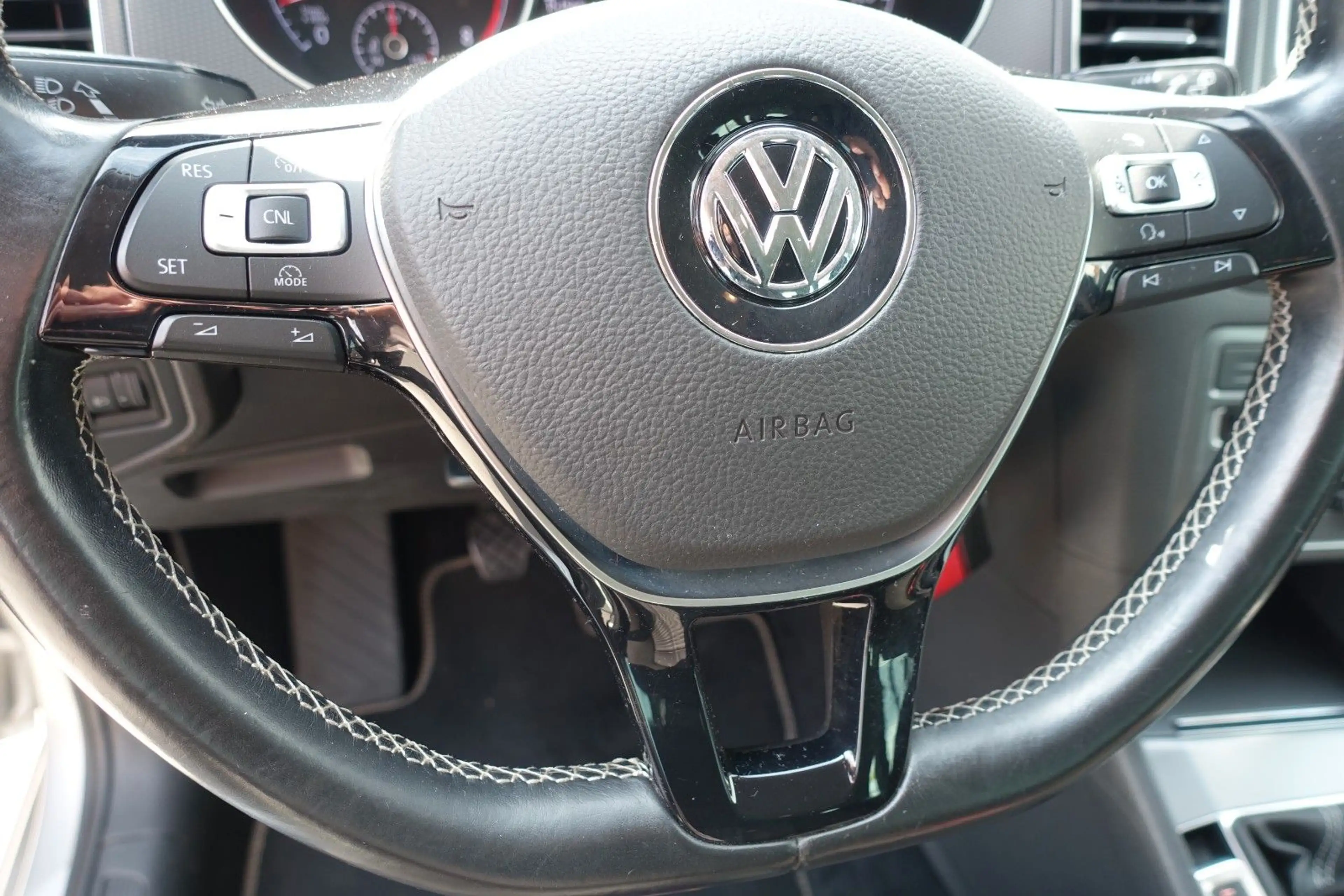 Volkswagen Golf Sportsvan VII*LOUNGE*BMT*ACC*SHZ*PDC*STHZ*E — photo 11