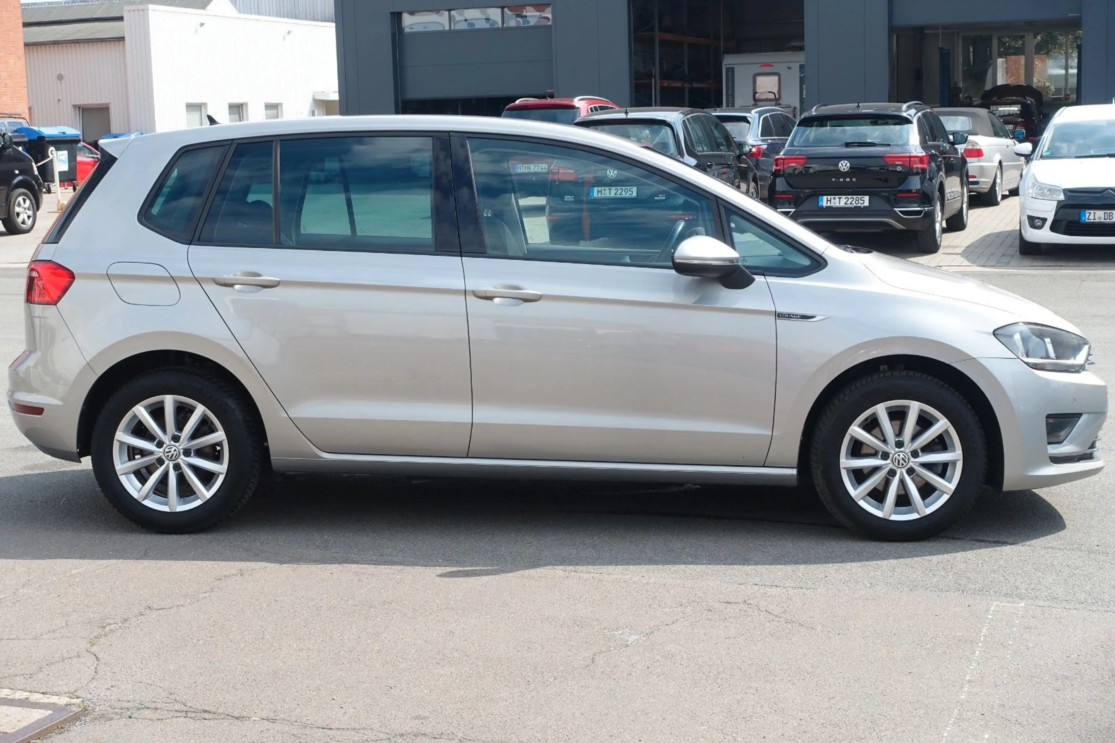 Volkswagen Golf Sportsvan VII*LOUNGE*BMT*ACC*SHZ*PDC*STHZ*E — photo 3