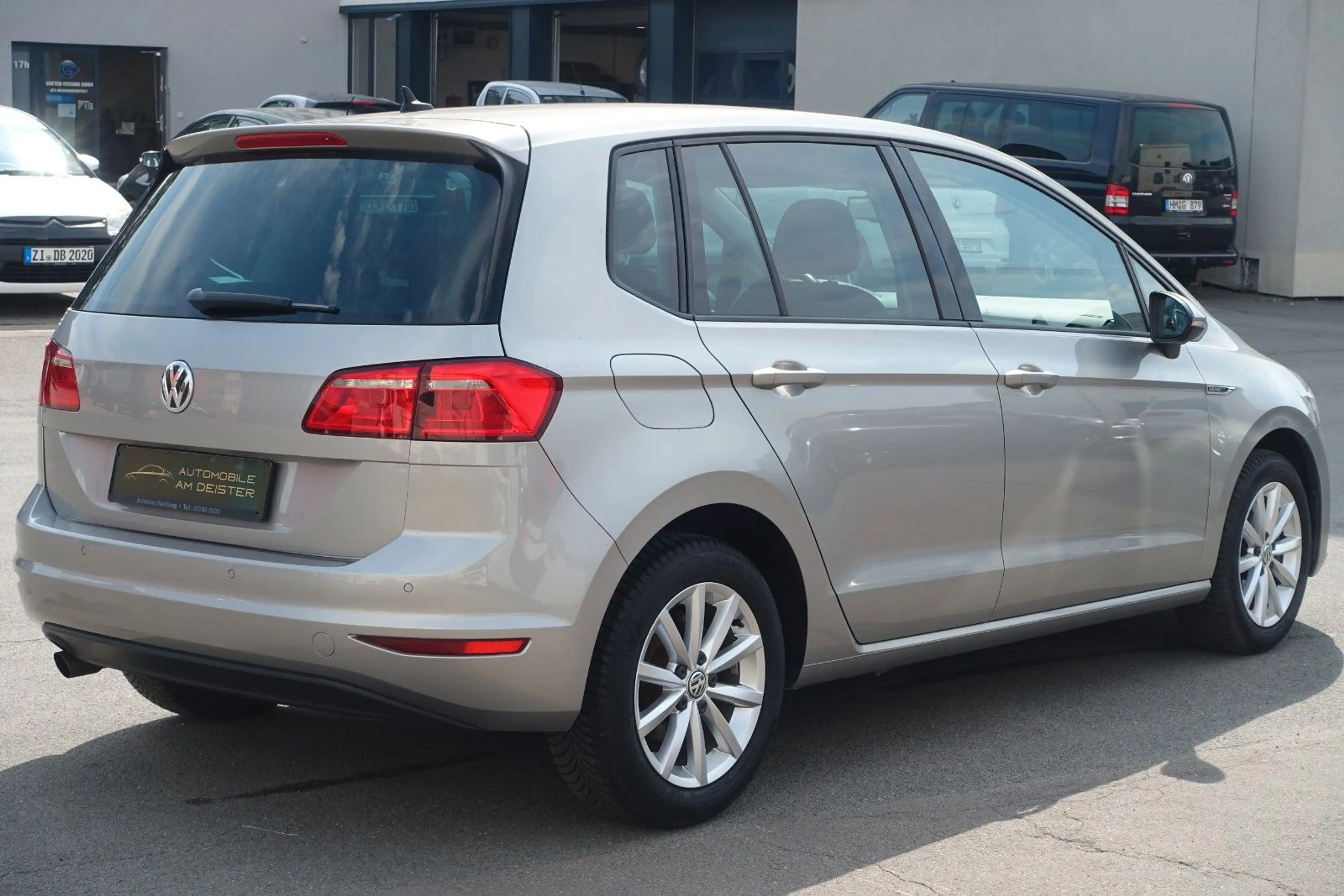 Volkswagen Golf Sportsvan VII*LOUNGE*BMT*ACC*SHZ*PDC*STHZ*E — photo 4