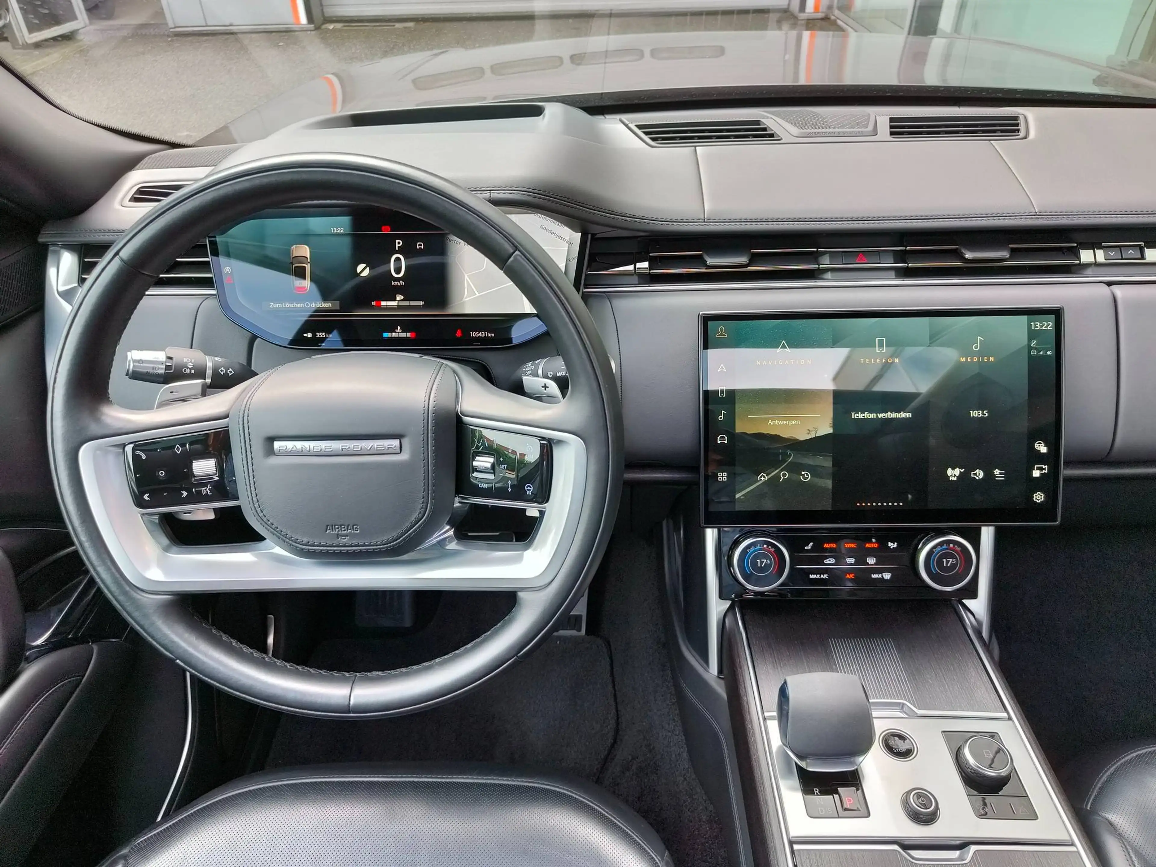 Land Rover Range Rover D350 First Edition Pano/AHK/Signature/TV screens/23 — photo 10