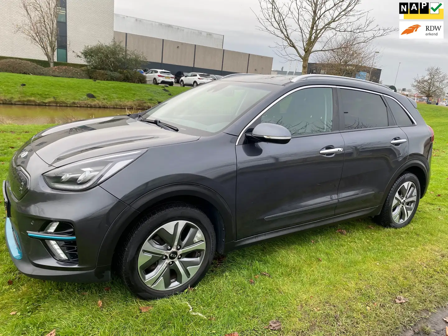Kia e-Niro 2019 * ExecutiveLine 64 kWh * 188.000 KM * MARGE Grau - 1