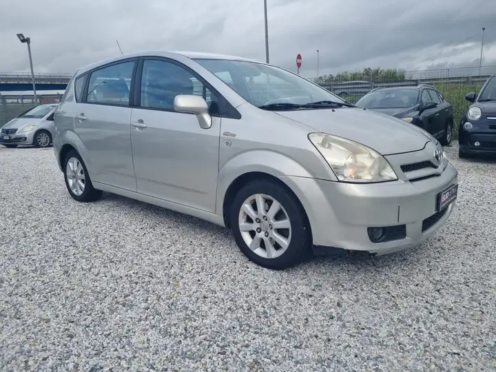 Toyota Verso Corolla Verso 2.2 16V D-4D Sol