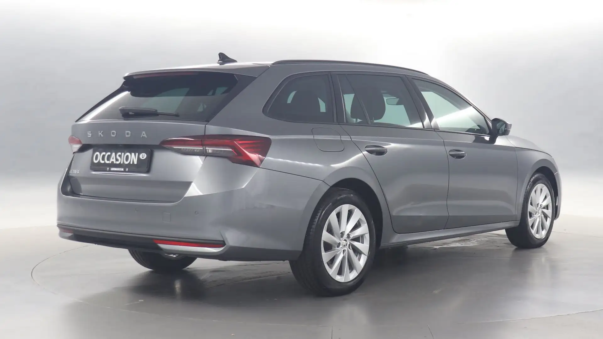 Skoda Octavia Combi 1.5 TSI 115pk MHEV Business Edition DSG / St Grijs - 2