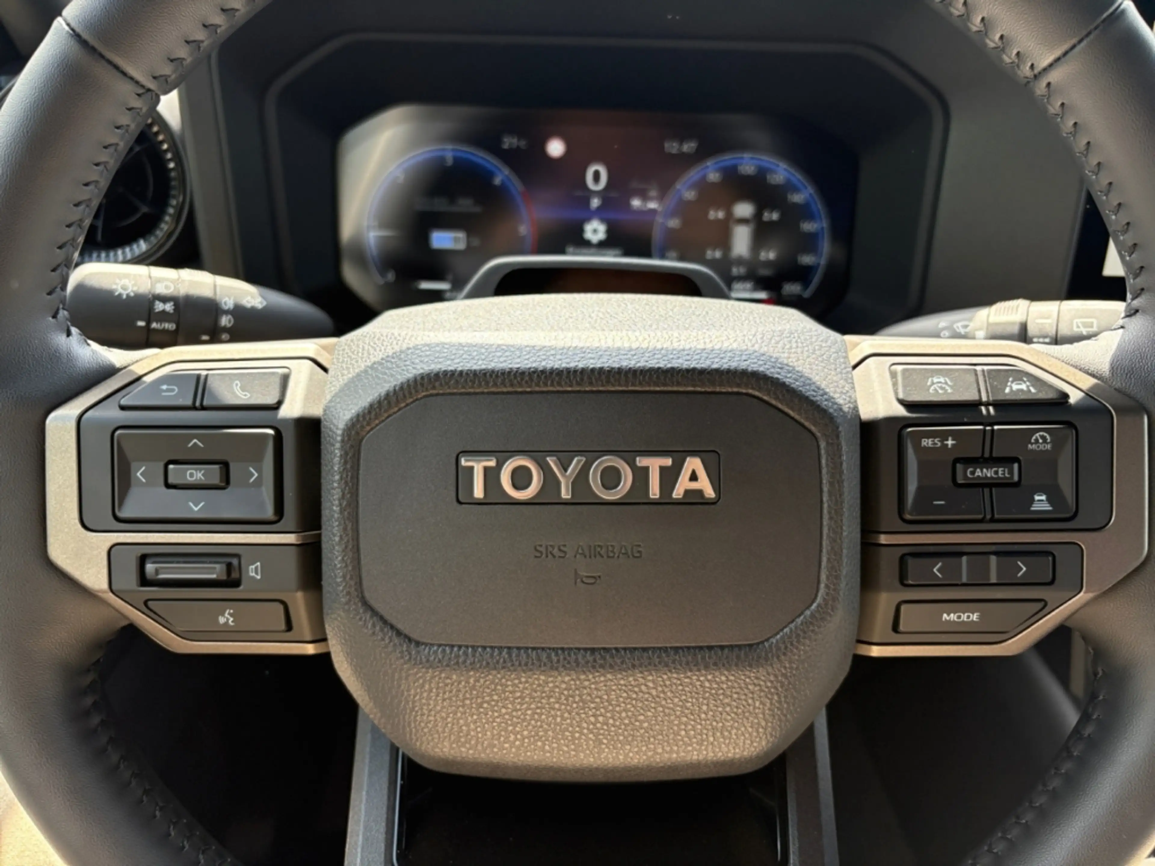 Toyota Land Cruiser 2.8 D-4D Executive *LED*360°*AHK*ACC* — photo 13