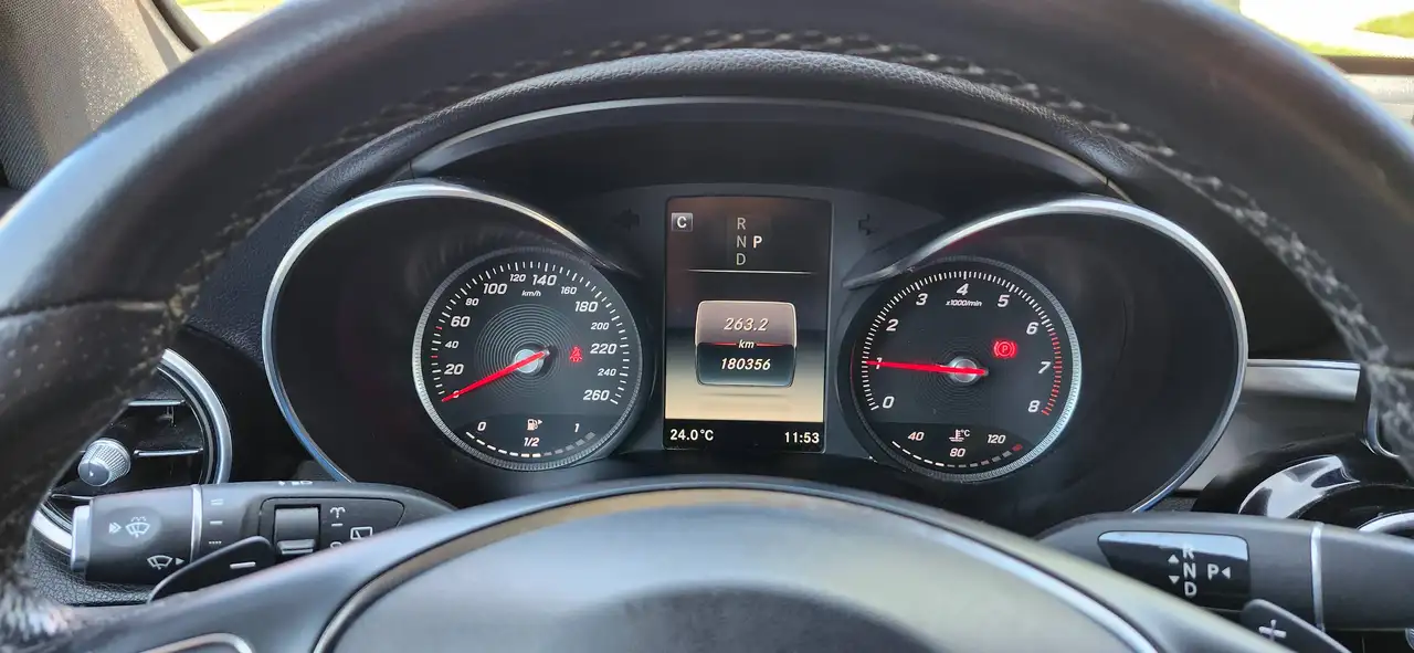 Mercedes-Benz GLC снимка Mercedes-Benz GLC