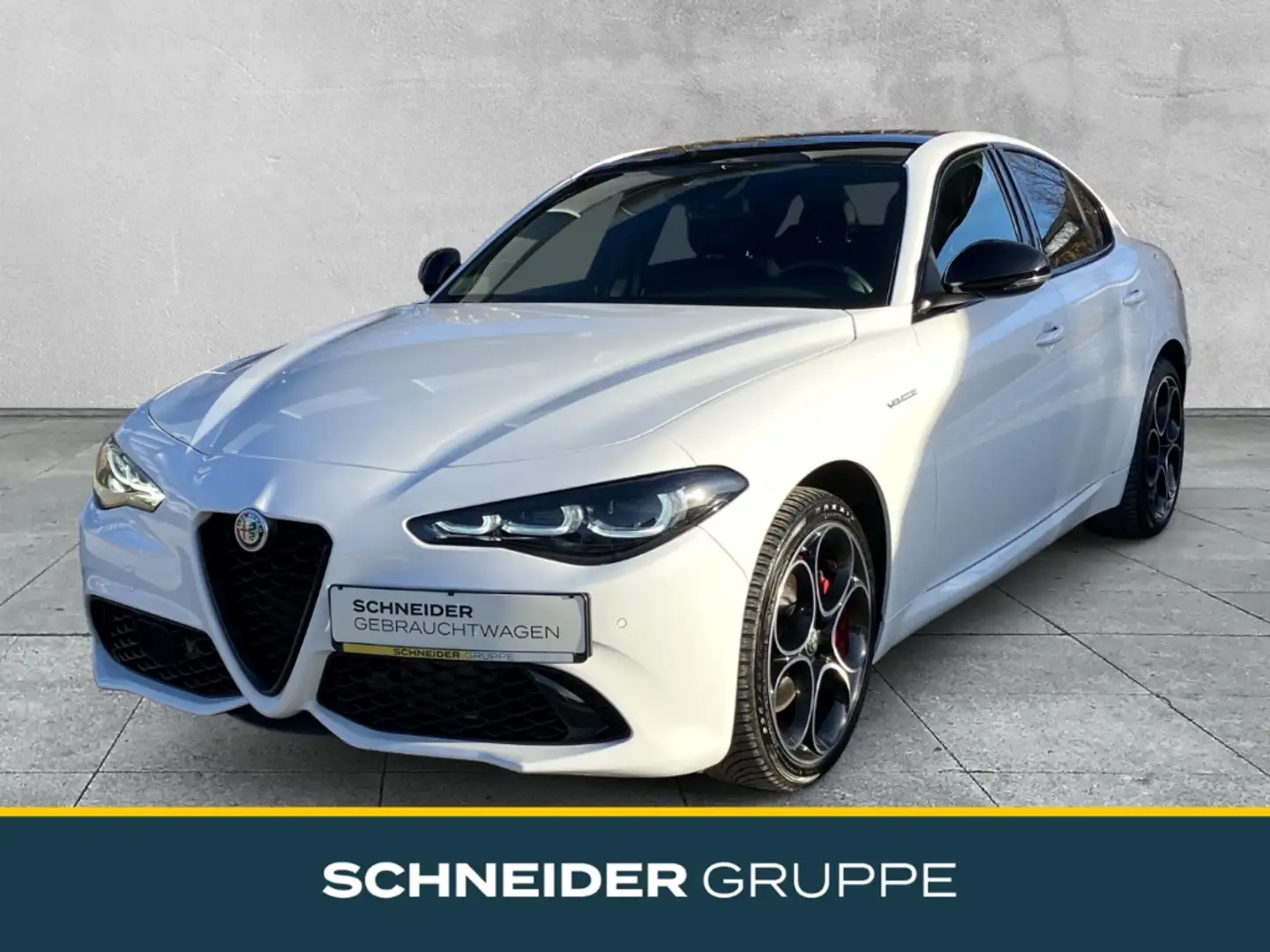Alfa Romeo Giulia VELOCE 2.0T Q4 LED+NAVI+PANO+KAMERA+SHZ Weiß - 1