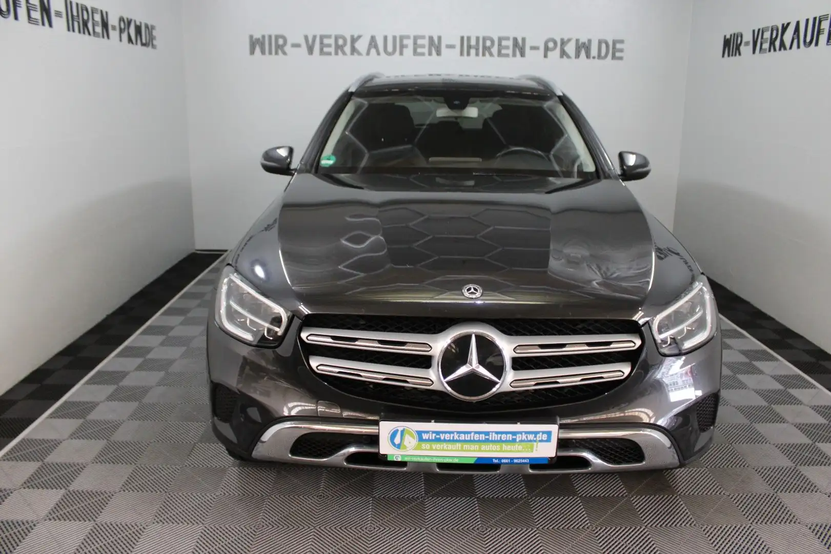 Mercedes-Benz GLC 220 d 4Matic MBUX Off-Road-Styling MB100 GARA Grey - 2