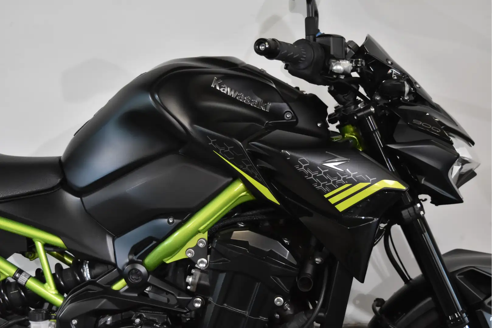 Kawasaki Z 900 crna - 2