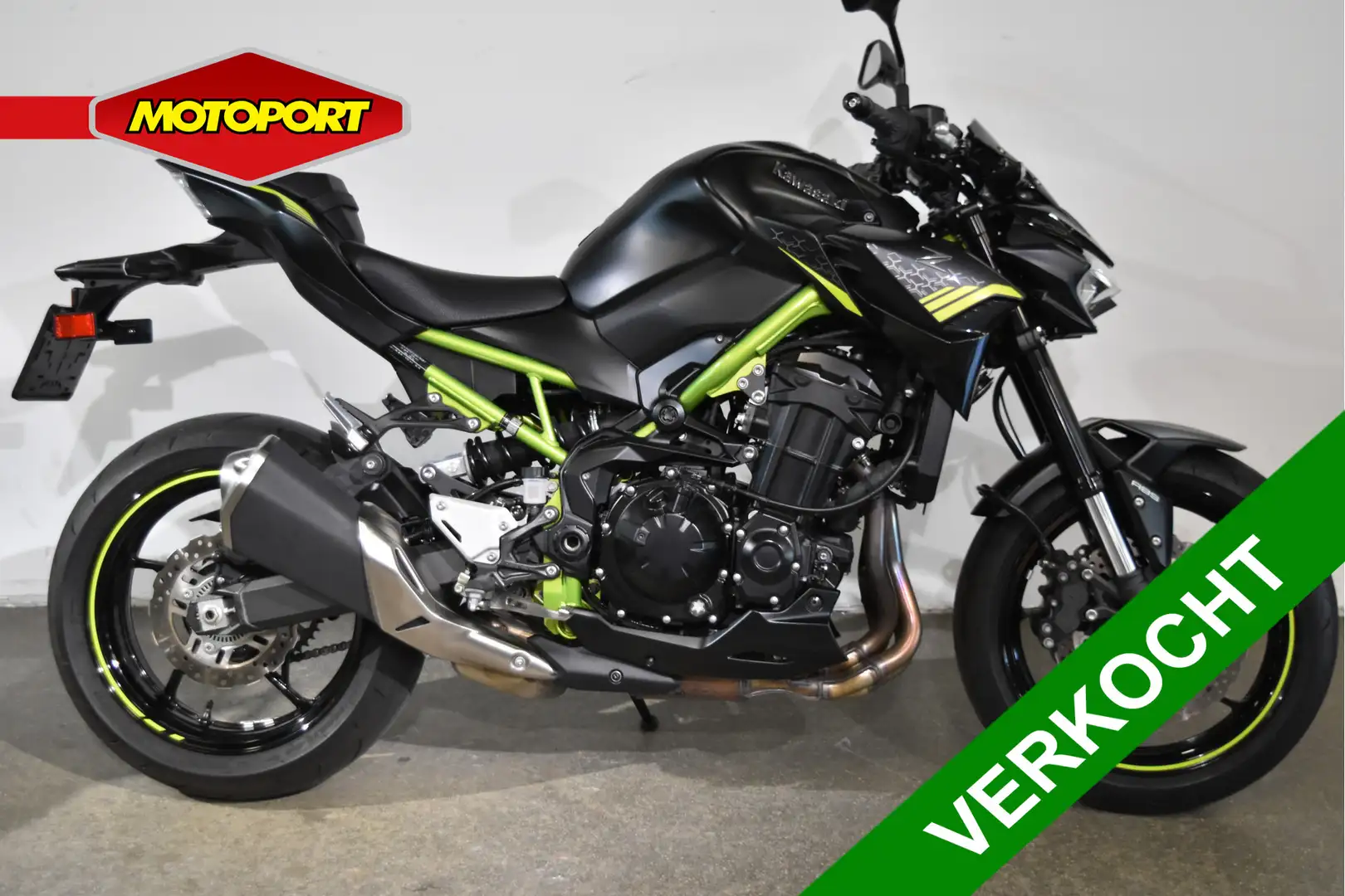 Kawasaki Z 900 crna - 1