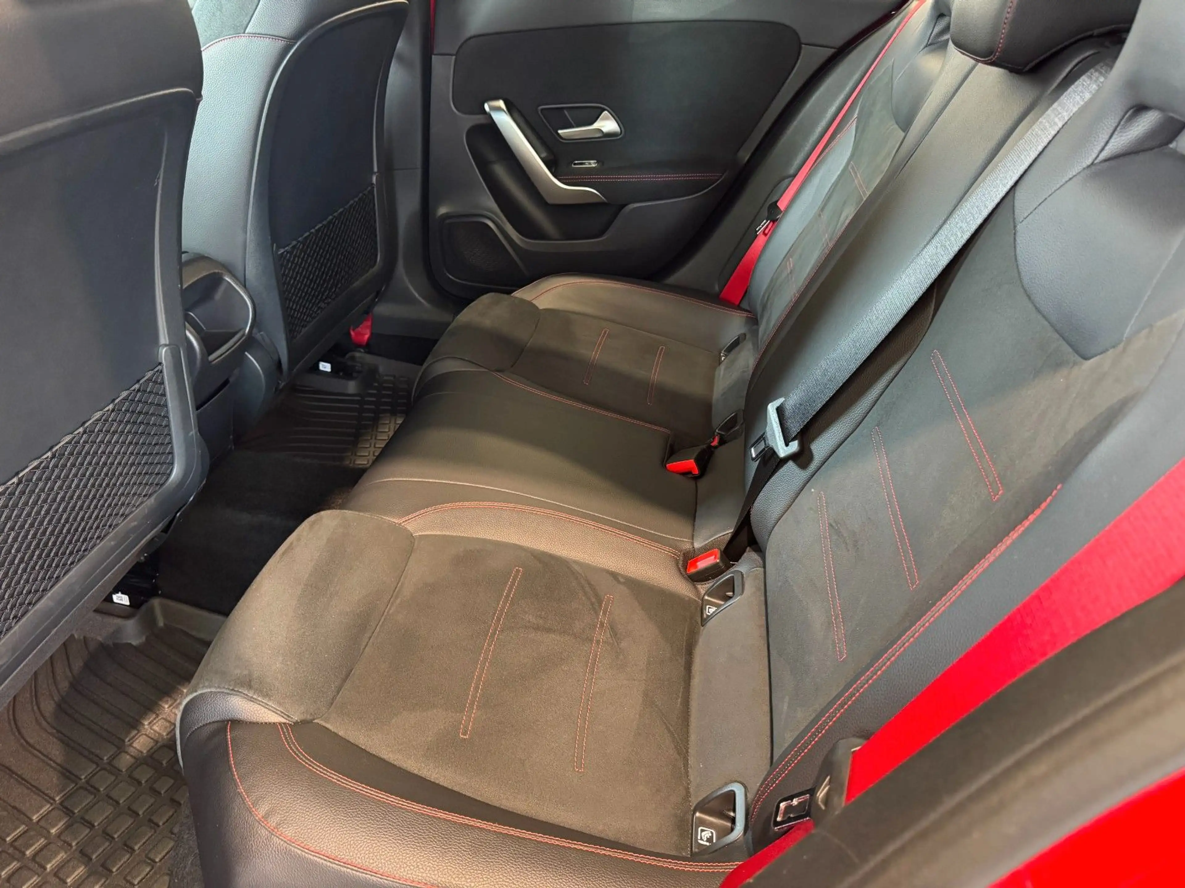 Mercedes-Benz A 35 AMG 4Matic SHZ/KAMERA/NAVI/MEMORY — photo 11