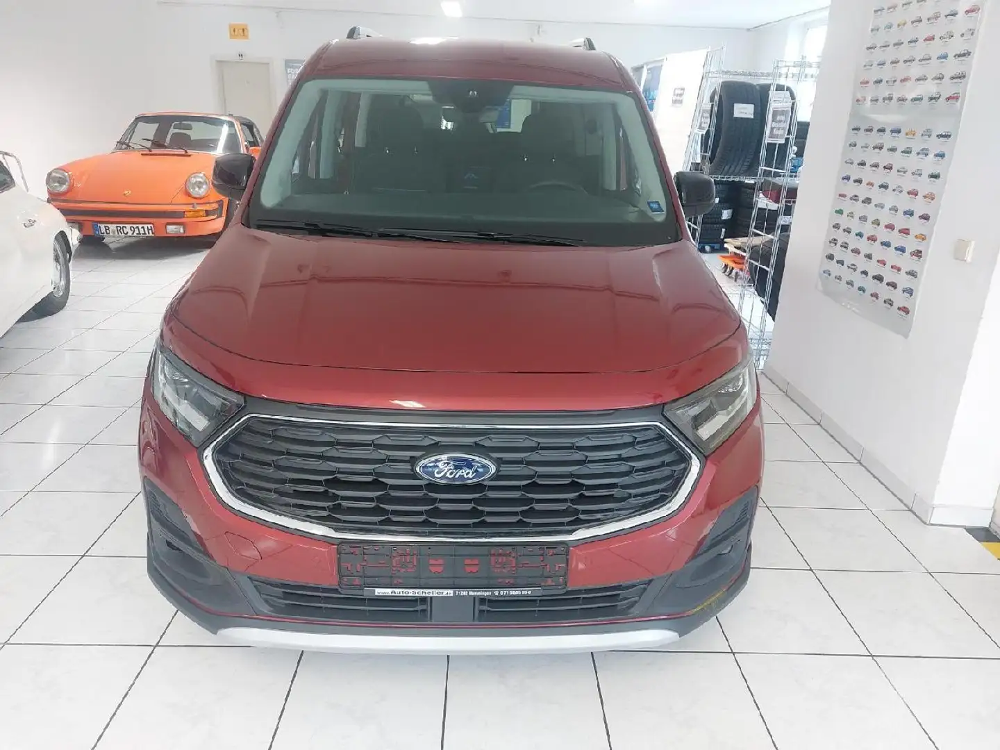 Ford Grand Tourneo Active Rot - 2