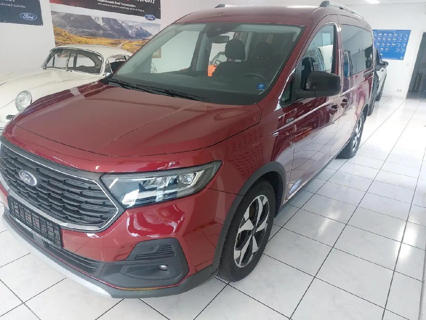 Ford Grand Tourneo Active Rot - 1