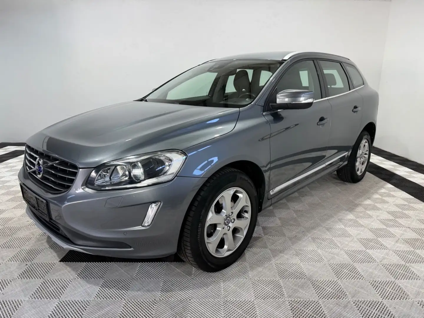 Volvo XC60 D3 Geartronic°Navi°Klima°Leder°Memory°55°Tk Grigio - 1