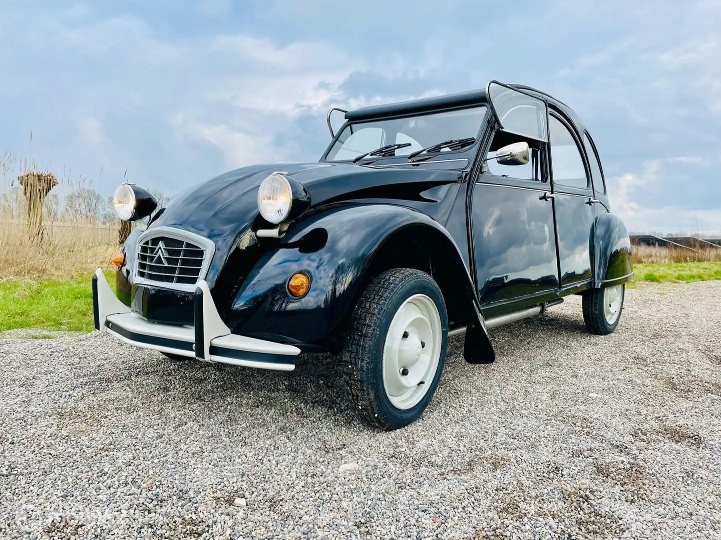 Citroen 2CV 2CV6 Special Schwarz - 2