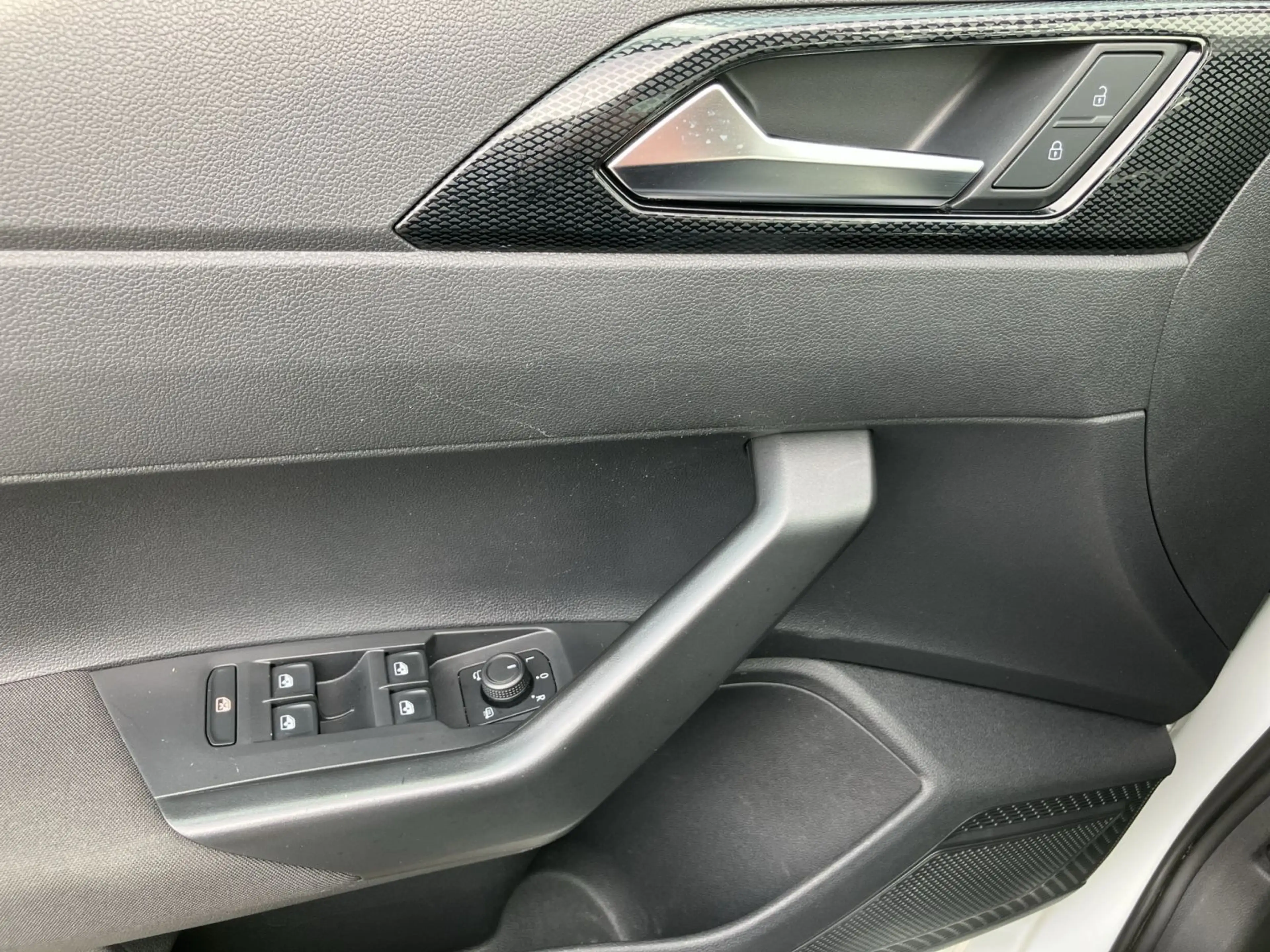 Volkswagen Polo VI 1.0 Active LED/APP/PDC — photo 14
