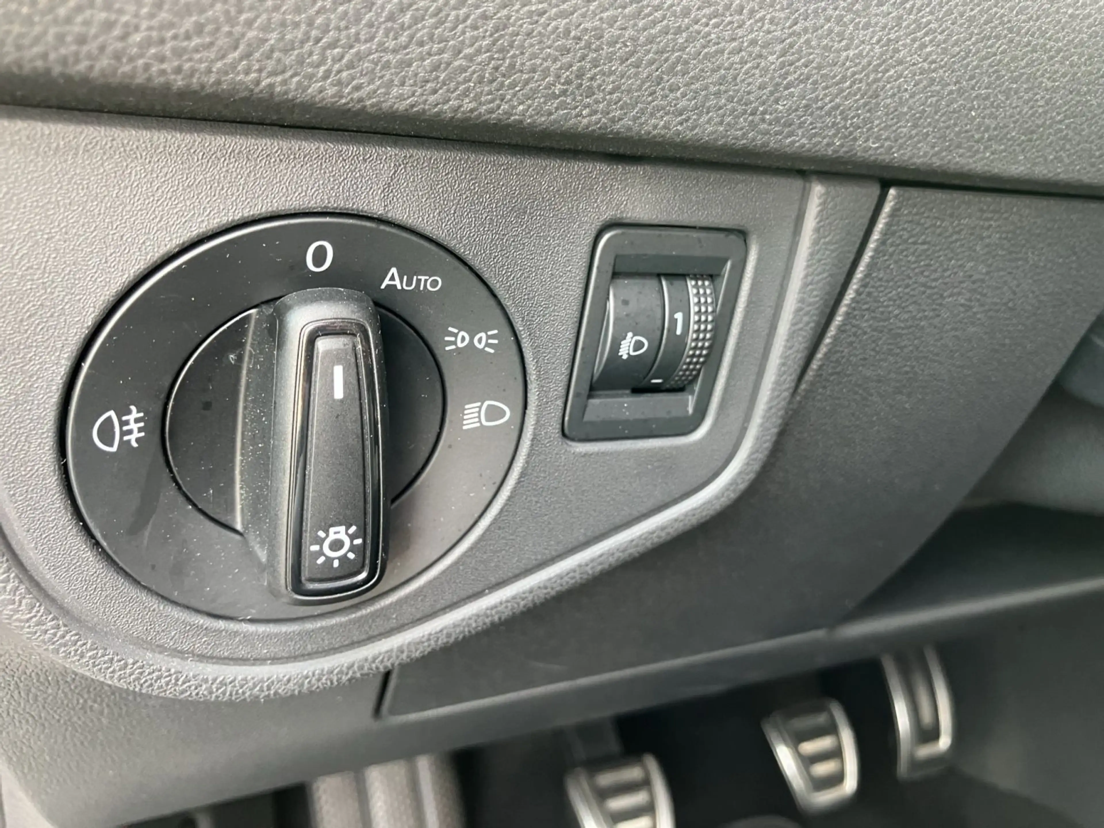 Volkswagen Polo VI 1.0 Active LED/APP/PDC — photo 15