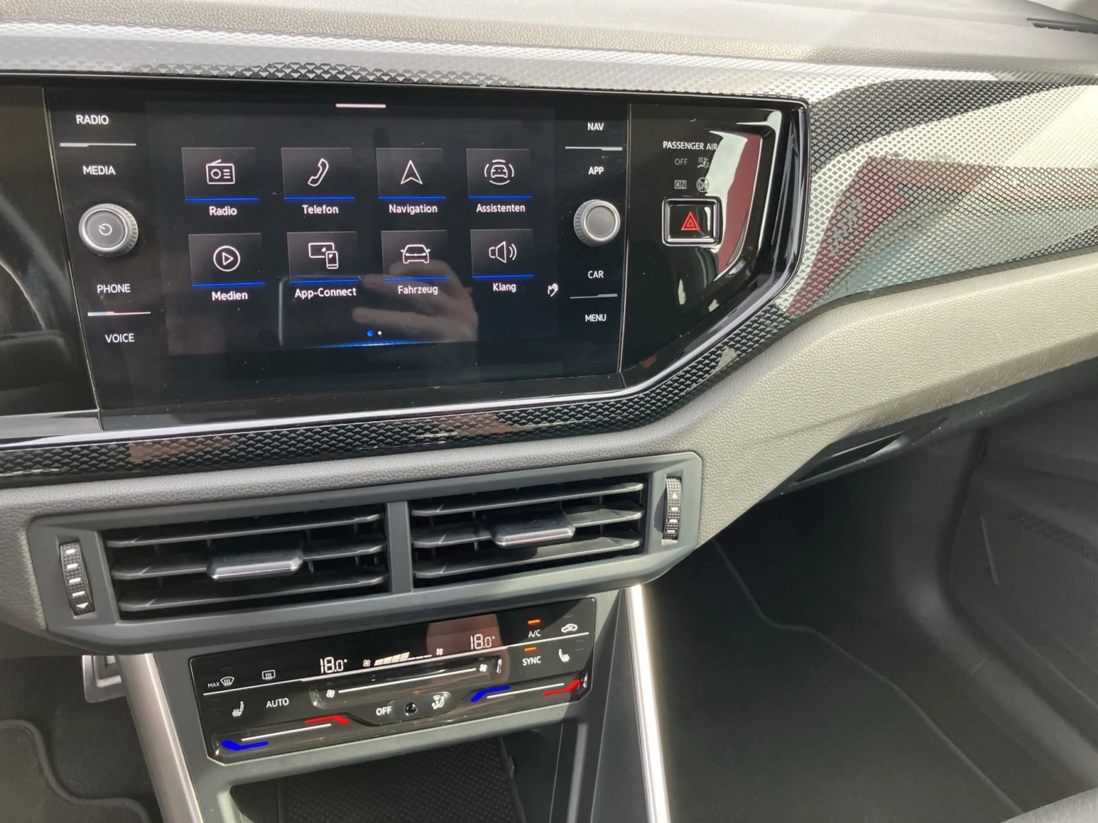 Volkswagen Polo VI 1.0 Active LED/APP/PDC — photo 12