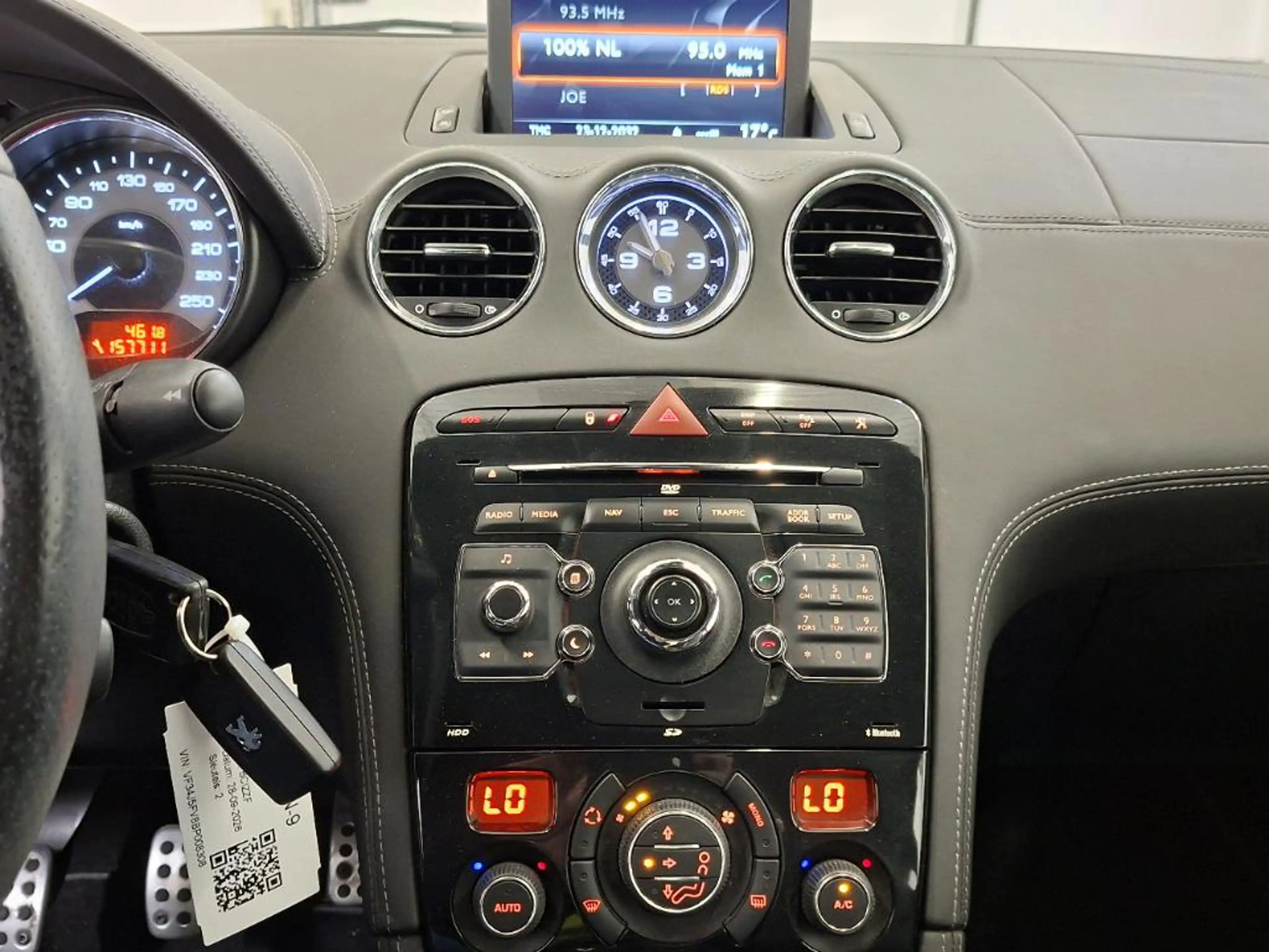 Peugeot RCZ 1.6 THP — photo 15