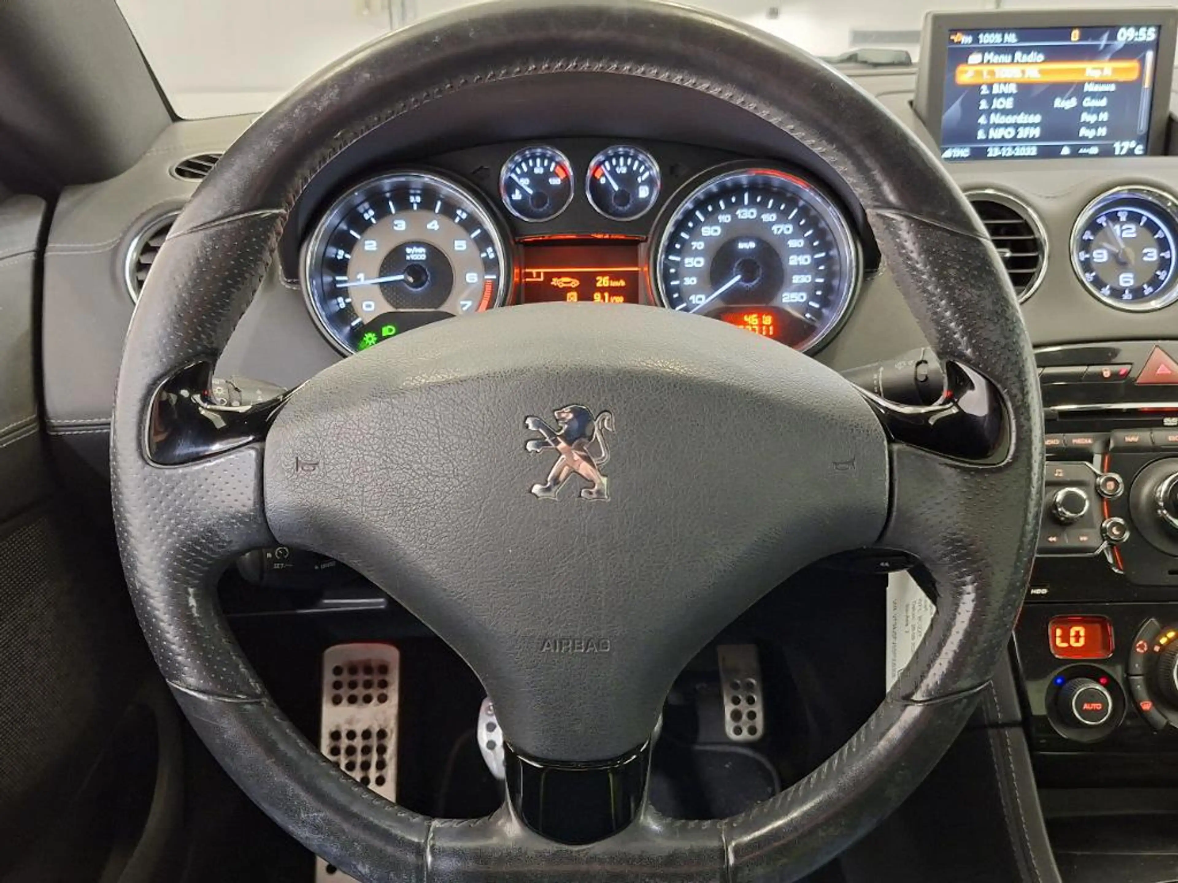 Peugeot RCZ 1.6 THP — photo 17