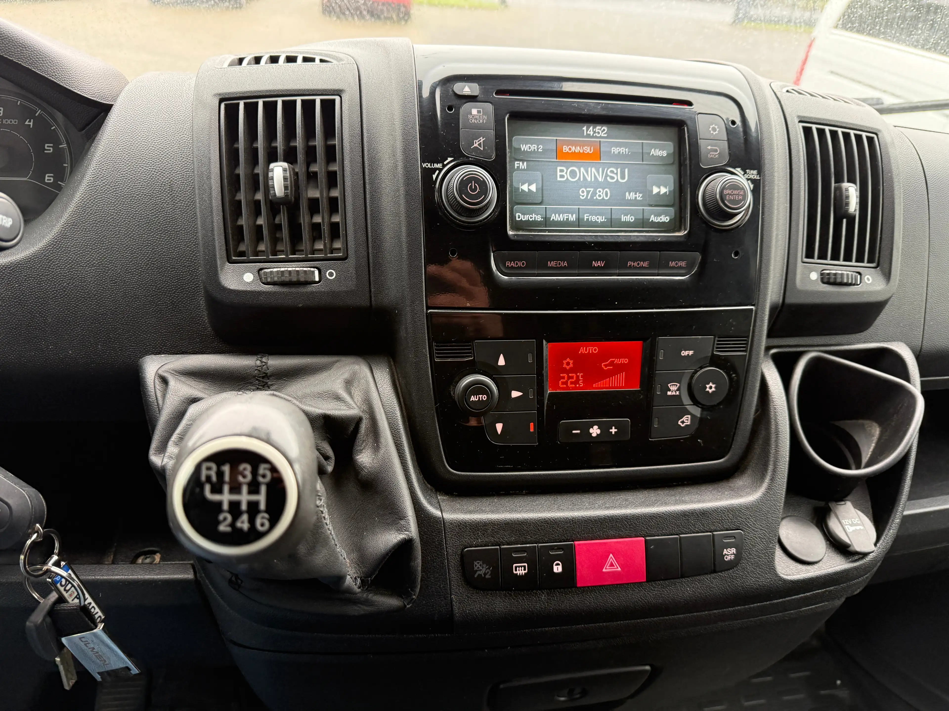 Citroen Jumper 33 L2H2 Live e-HDi 130 8 Sitzer — photo 12