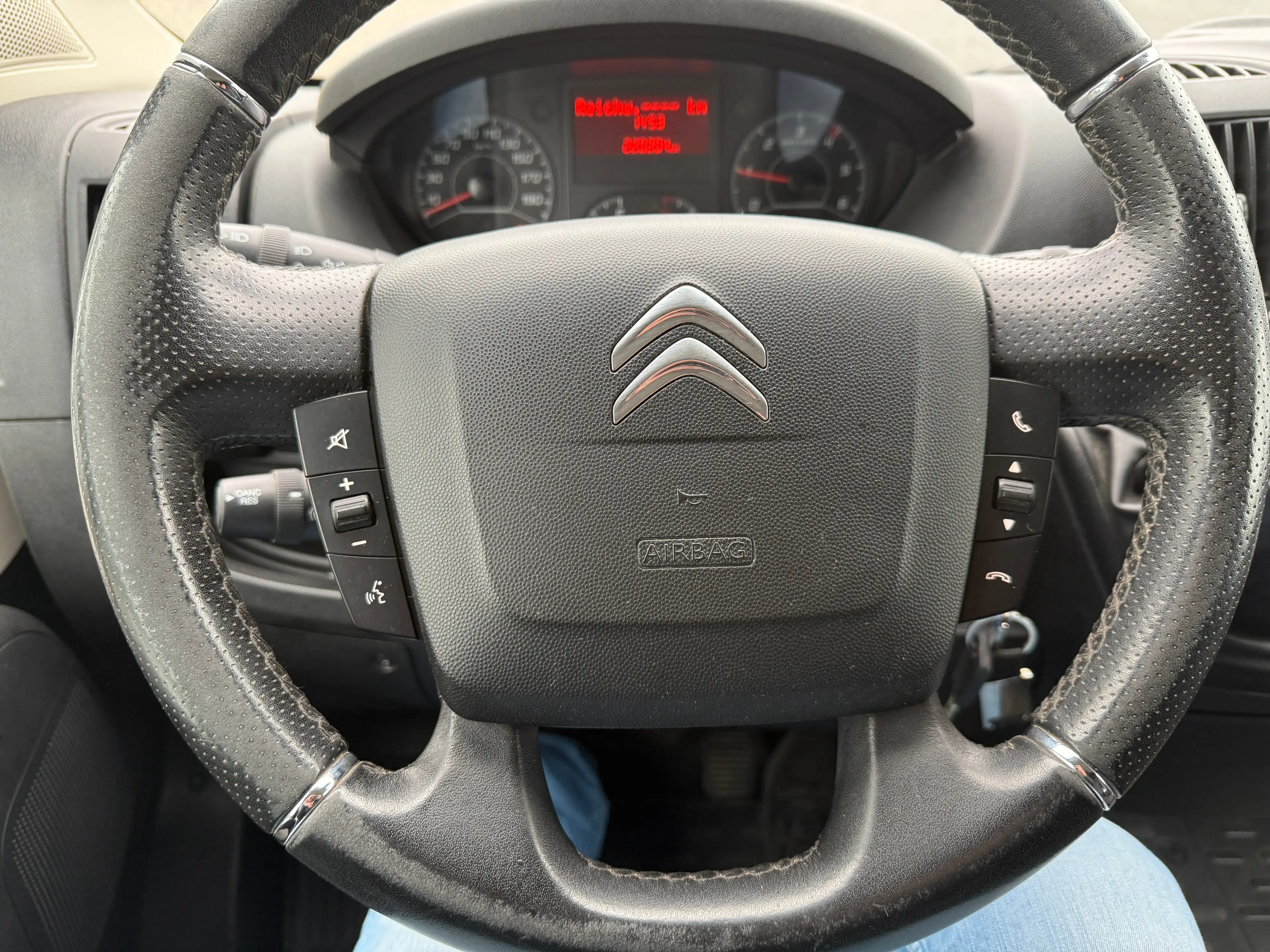 Citroen Jumper 33 L2H2 Live e-HDi 130 8 Sitzer — photo 13