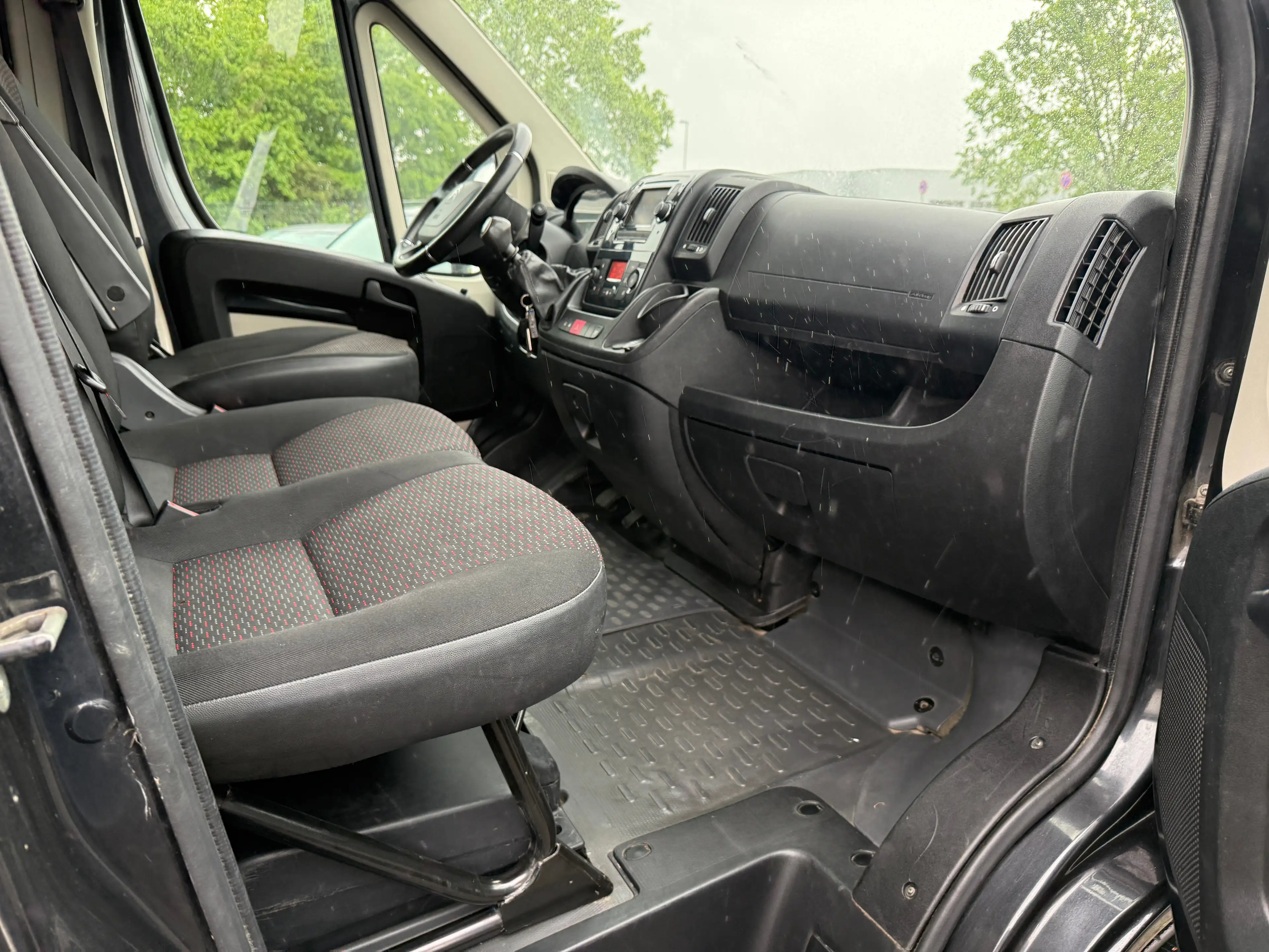 Citroen Jumper 33 L2H2 Live e-HDi 130 8 Sitzer — photo 9