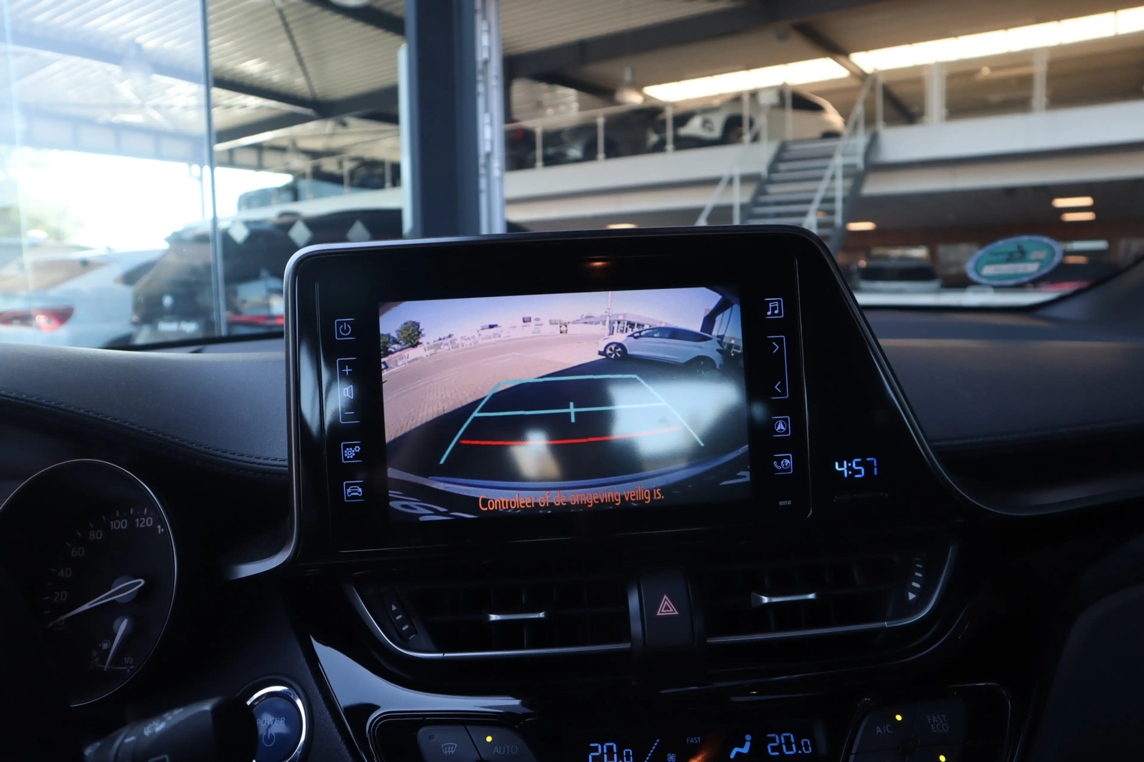 Toyota C-HR 1.8 Hybrid Dynamic | ACC | Camera | Clima | 17” — photo 16