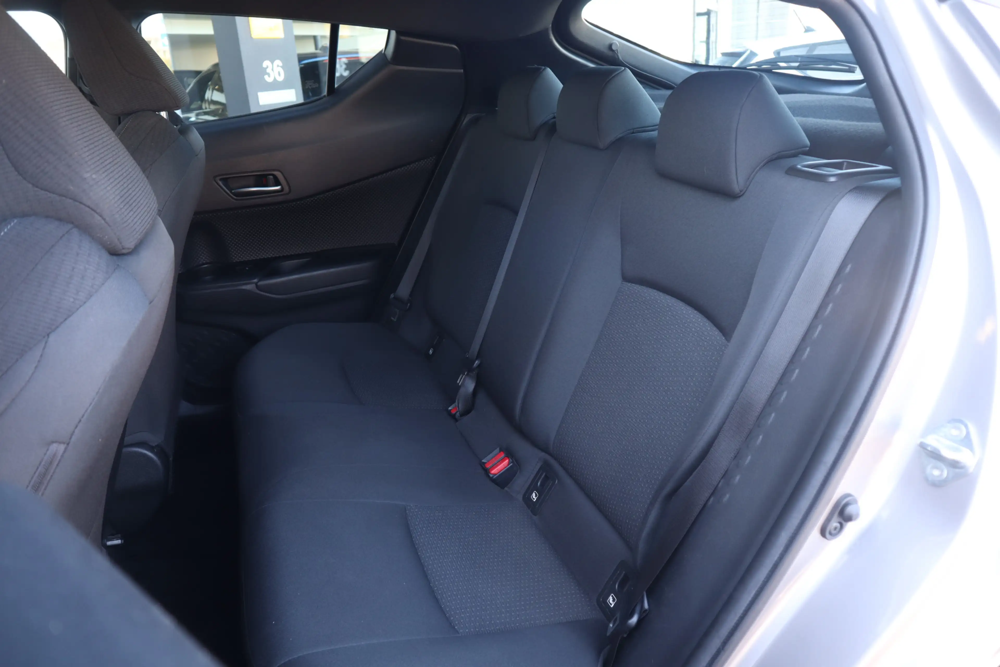 Toyota C-HR 1.8 Hybrid Dynamic | ACC | Camera | Clima | 17” — photo 11