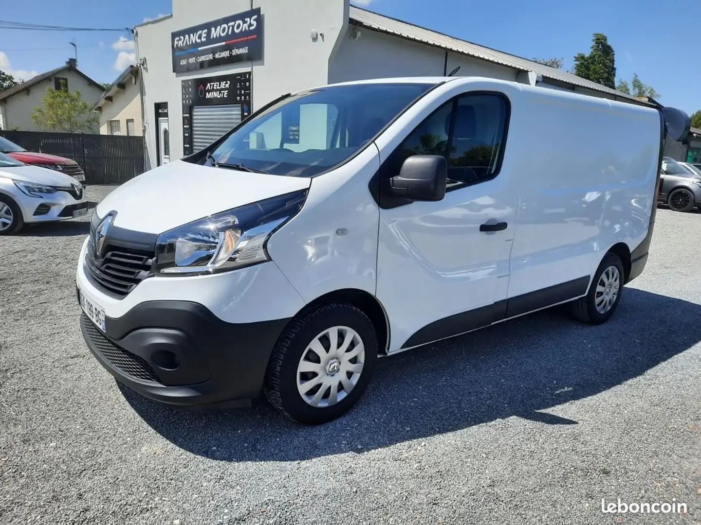 Renault Trafic III Fourgon Grand Confort 100100KMS ENTIEREMENT RE Blanc - 1