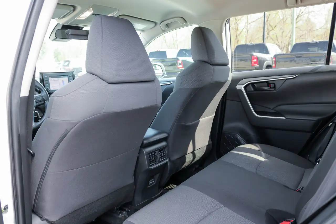 Toyota RAV 4 снимка Toyota RAV 4