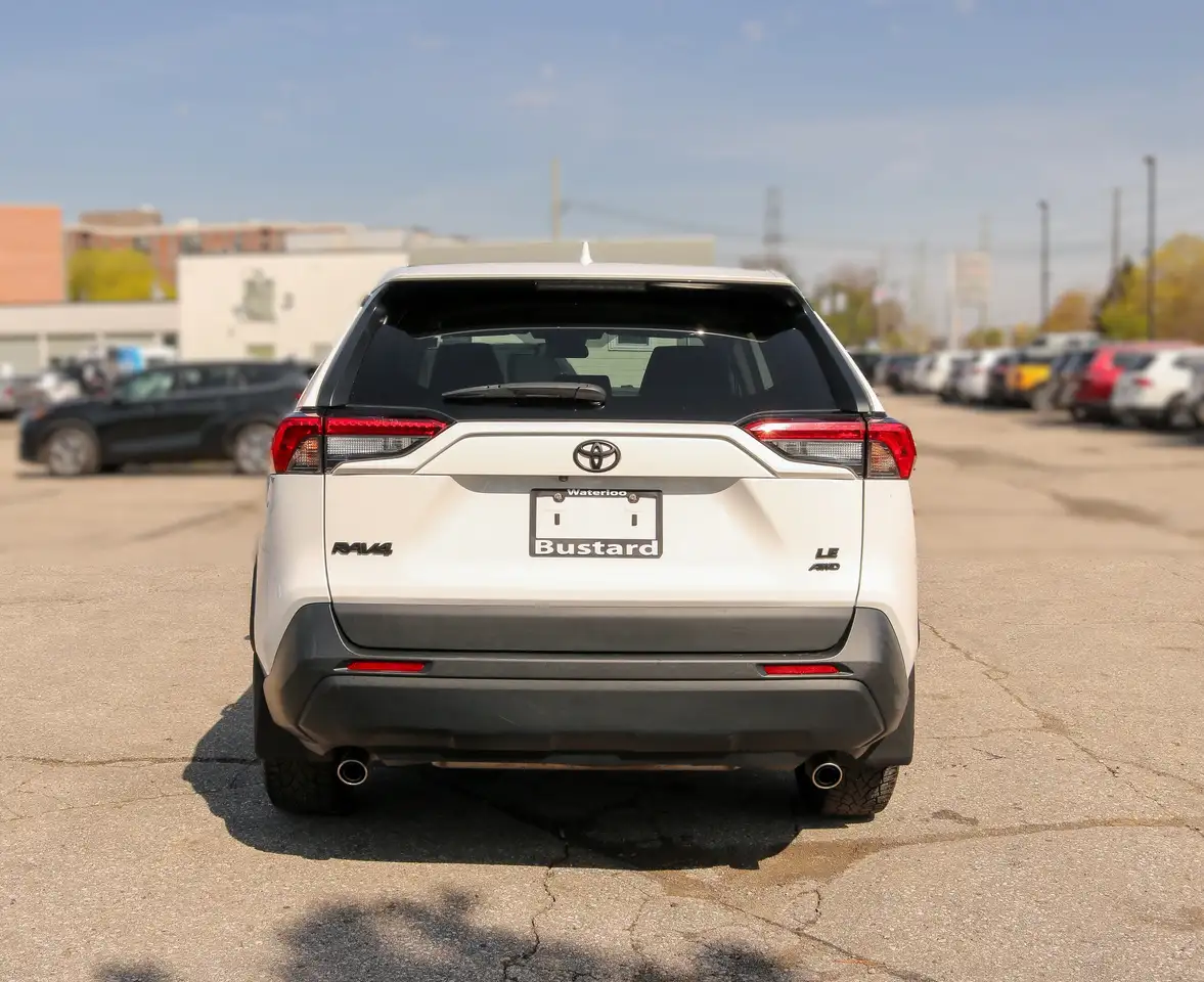 Toyota RAV 4 снимка Toyota RAV 4