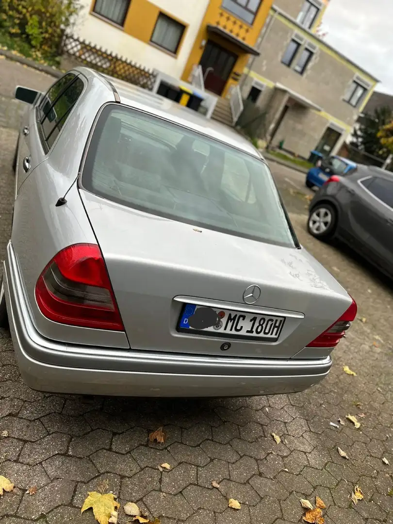 Mercedes-Benz C 180 Elegance Silber - 2