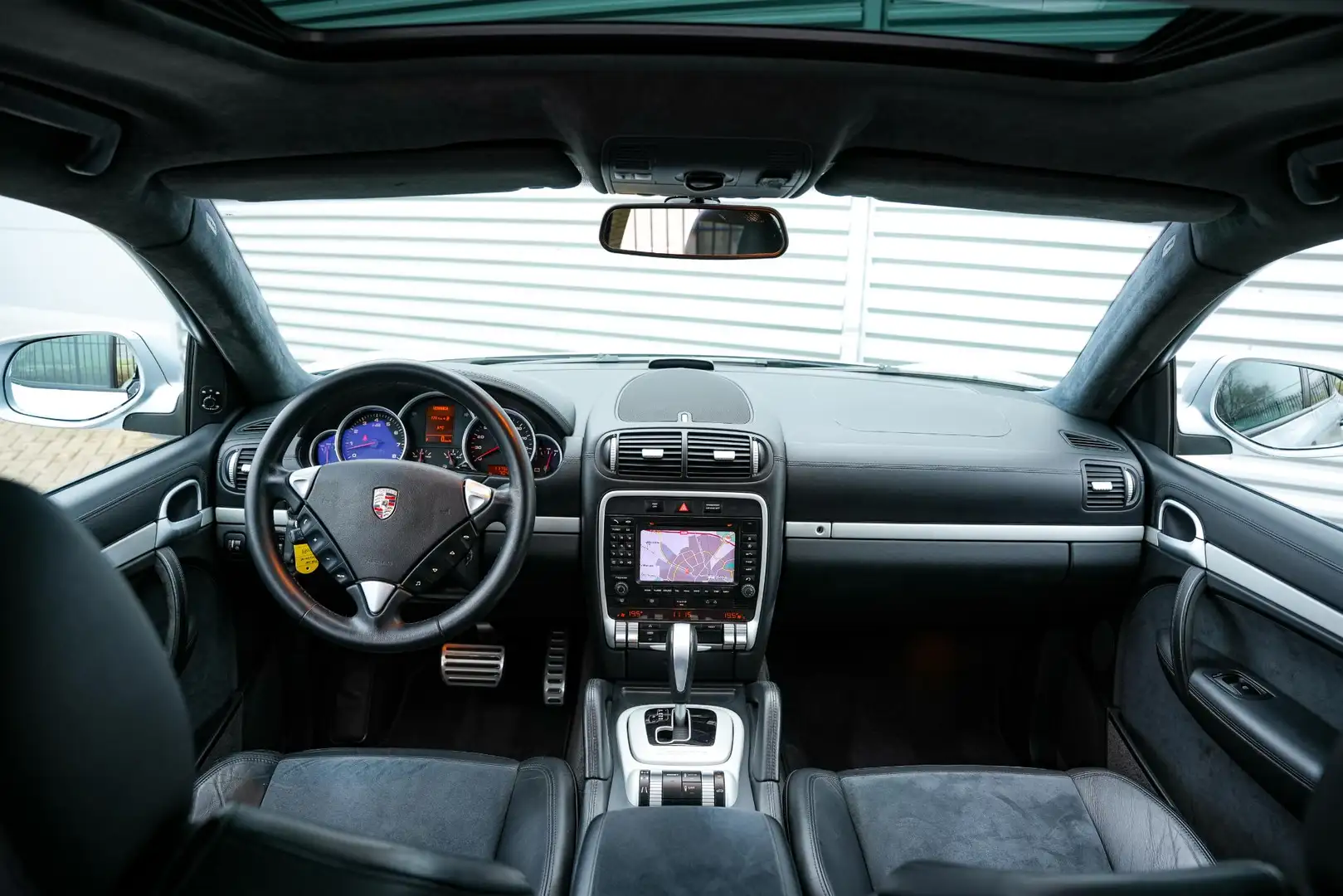 Porsche Cayenne 4.8 GTS V8 Schuifdak Memory Leer Luchtvering Young Grijs - 2